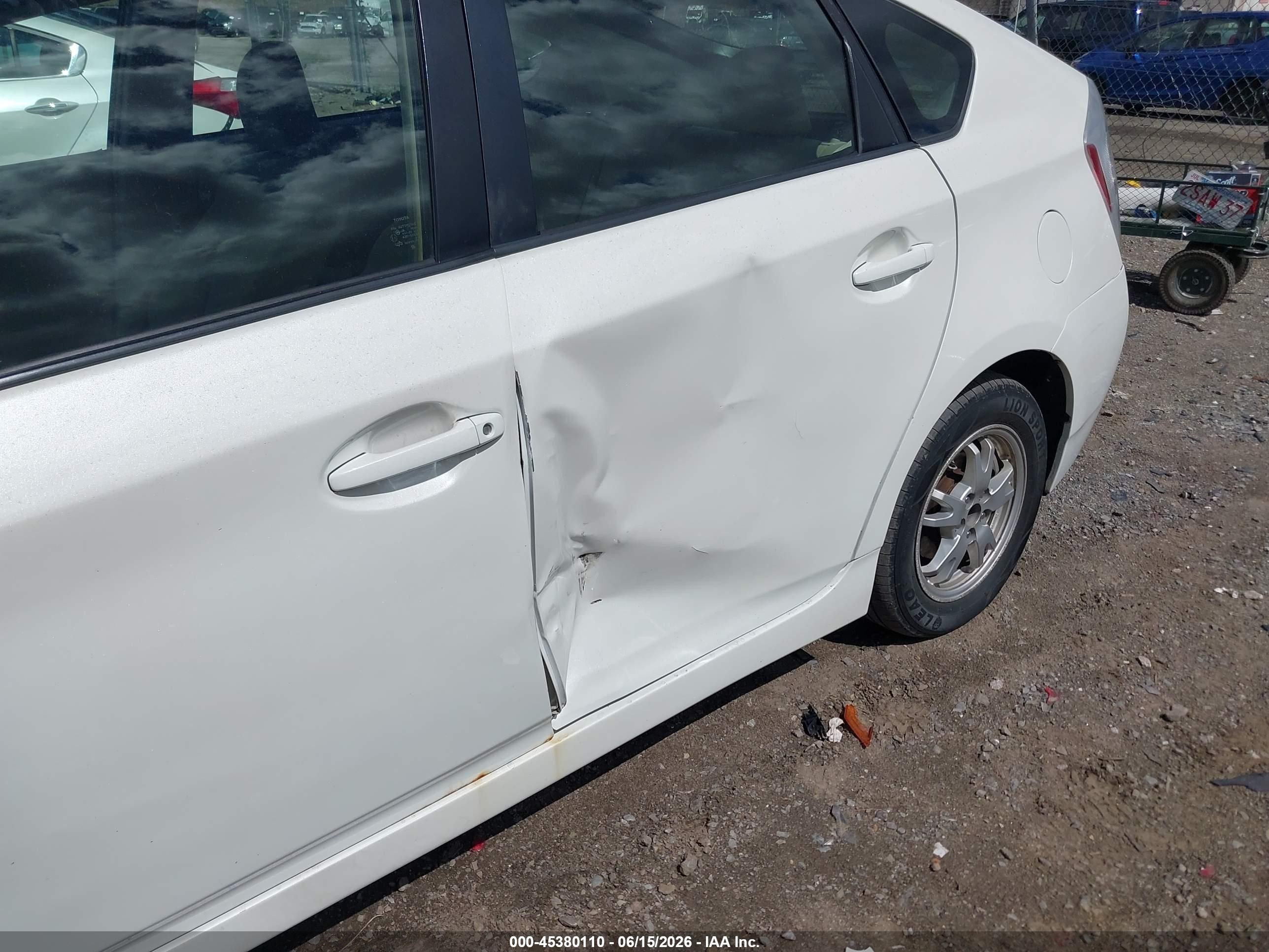 2011 Toyota Prius Two White vin: JTDKN3DU0B1386456