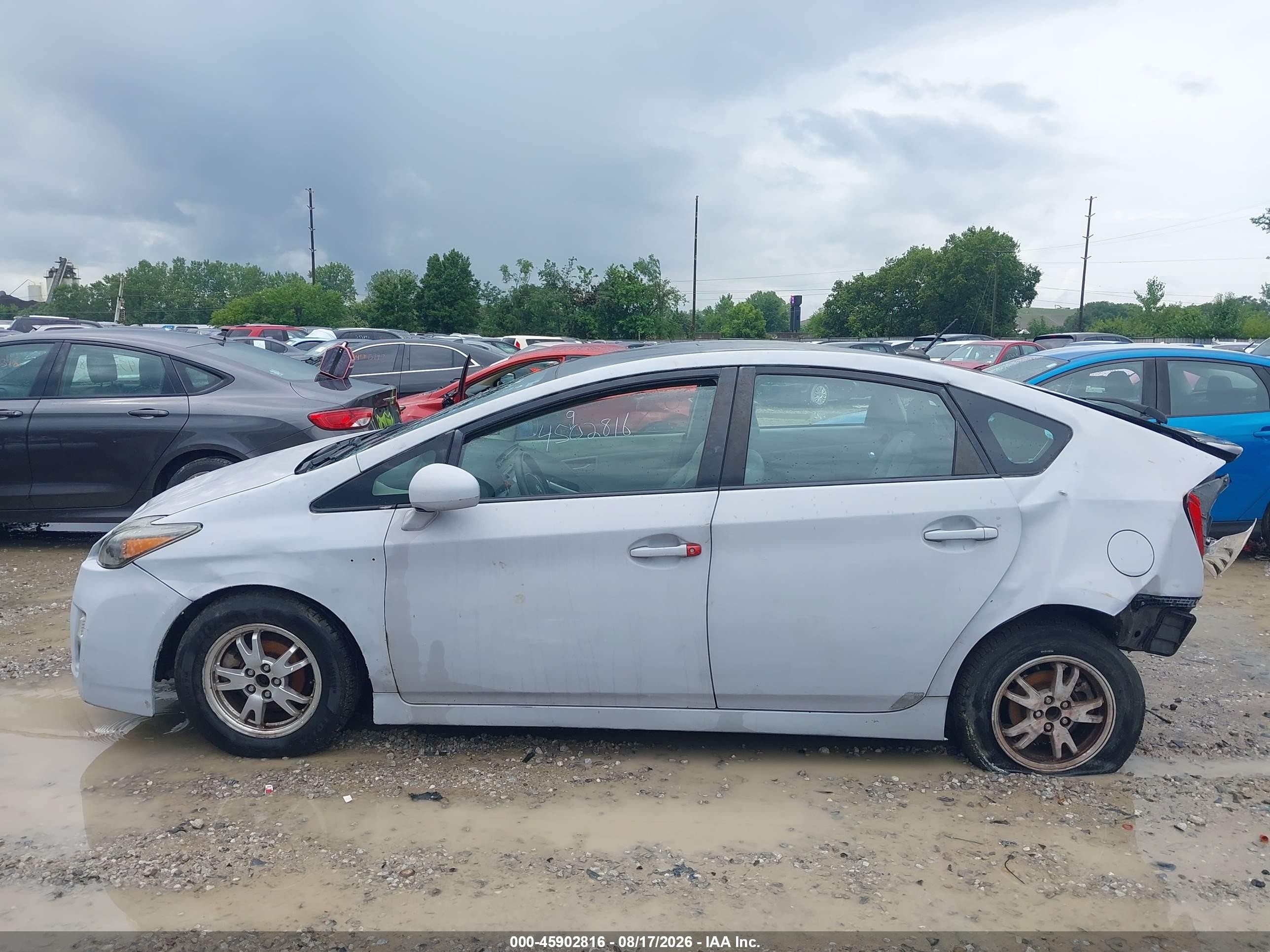 2011 Toyota Prius Two Gray vin: JTDKN3DU0B1474181