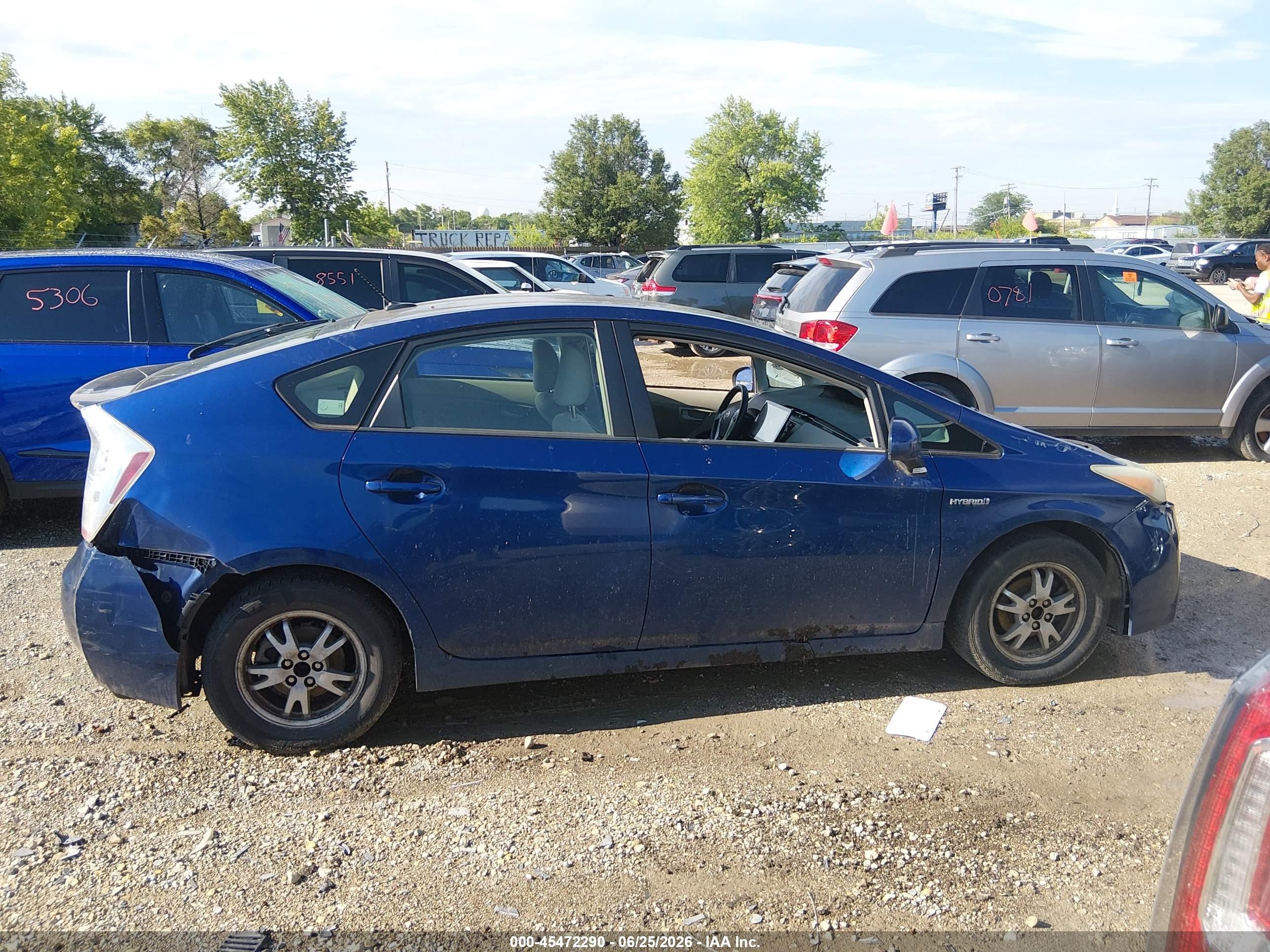 2011 Toyota Prius Three Синий vin: JTDKN3DU0B5346130
