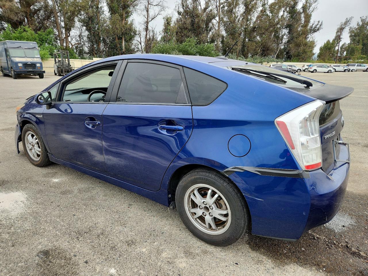 2011 Toyota Prius Three Blue vin: JTDKN3DU0B5354213
