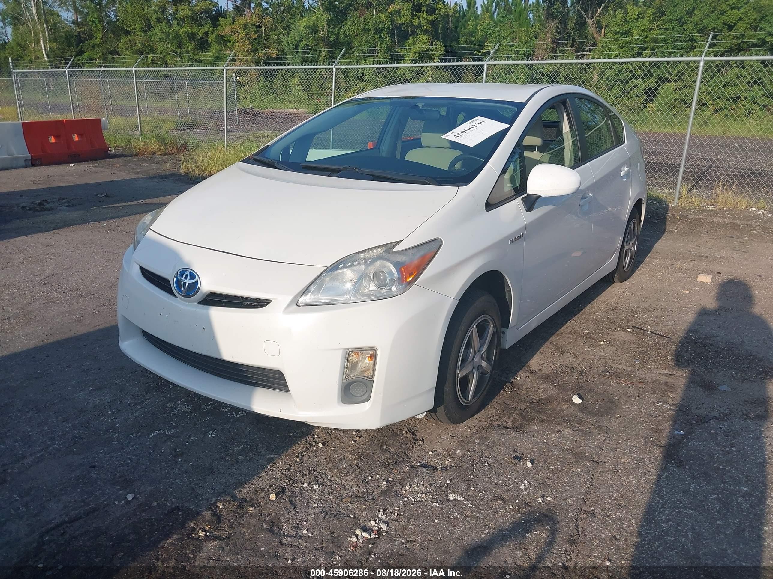 2011 Toyota Prius Two White vin: JTDKN3DU0B5363669