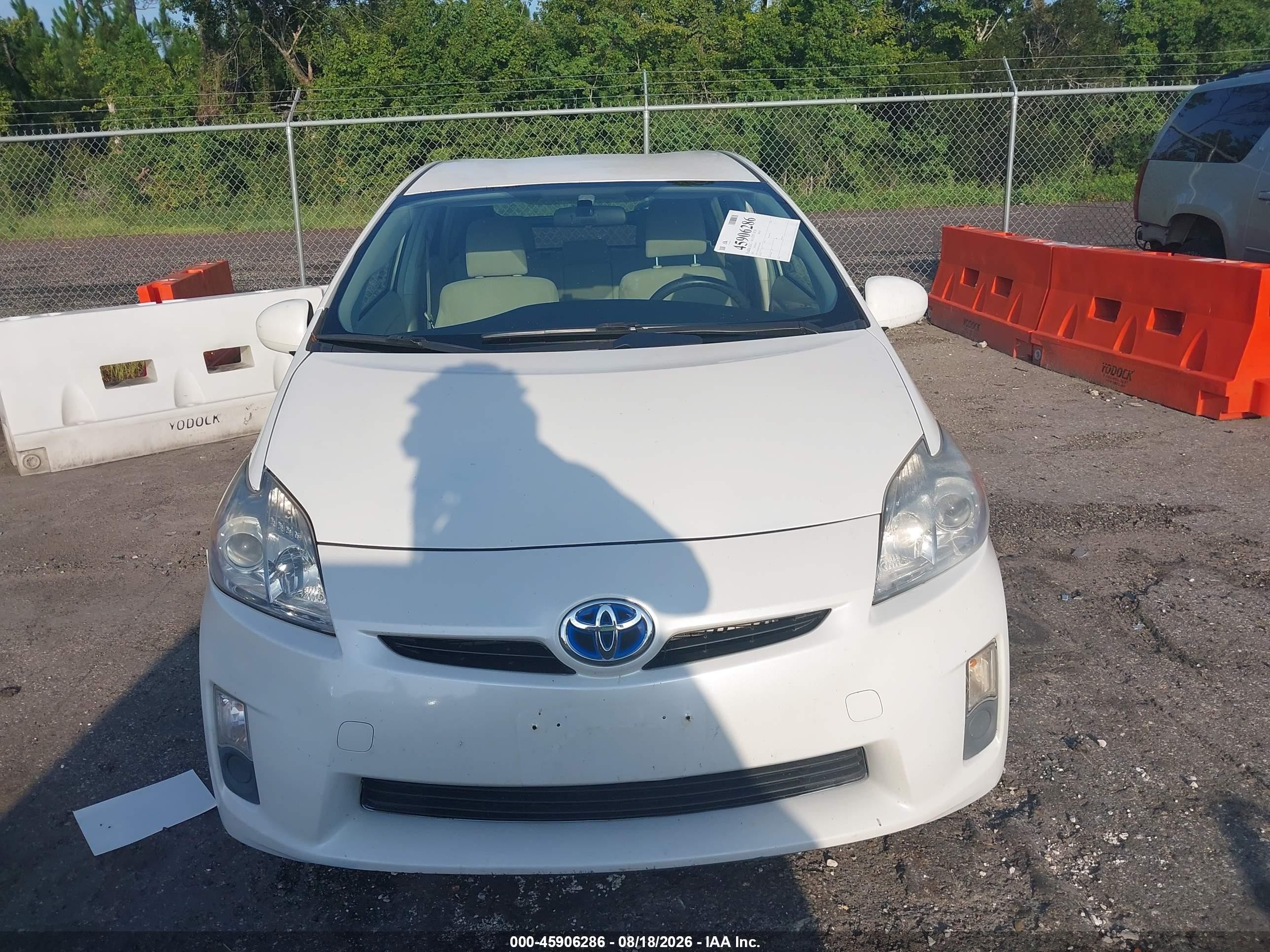 2011 Toyota Prius Two White vin: JTDKN3DU0B5363669