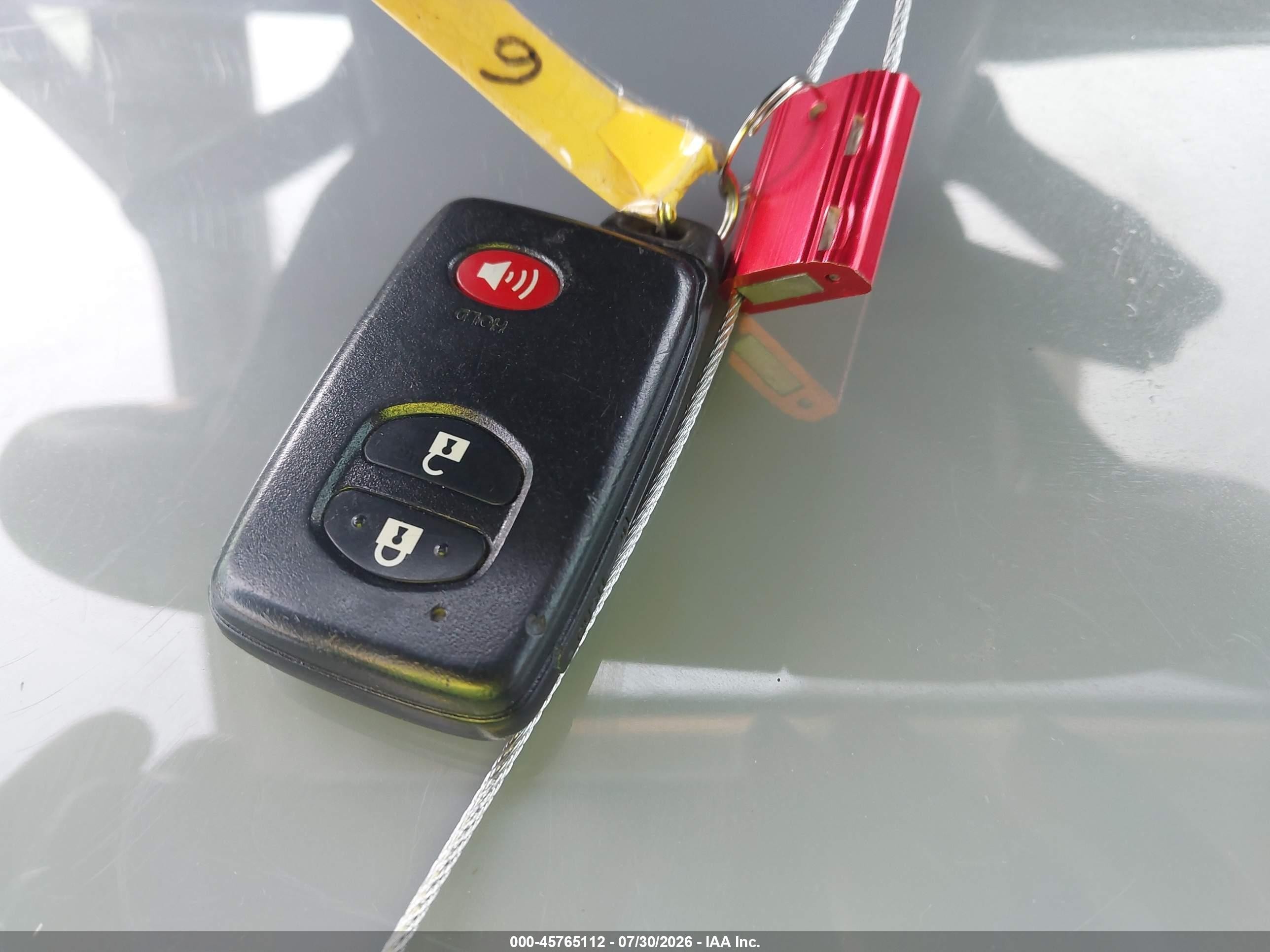 2012 Toyota Prius Two Серый vin: JTDKN3DU0C5402407