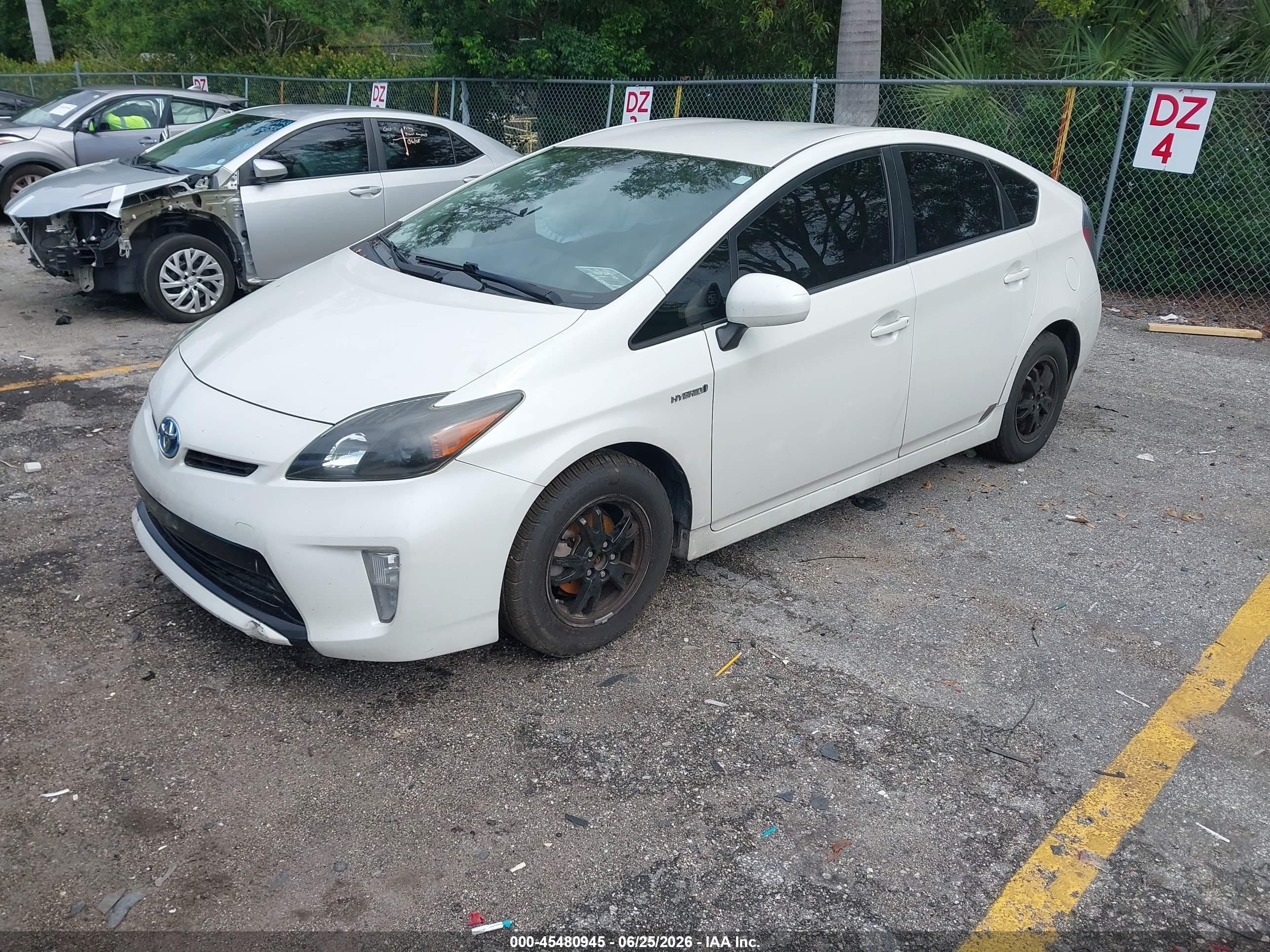 2012 Toyota Prius Two White vin: JTDKN3DU0C5517783