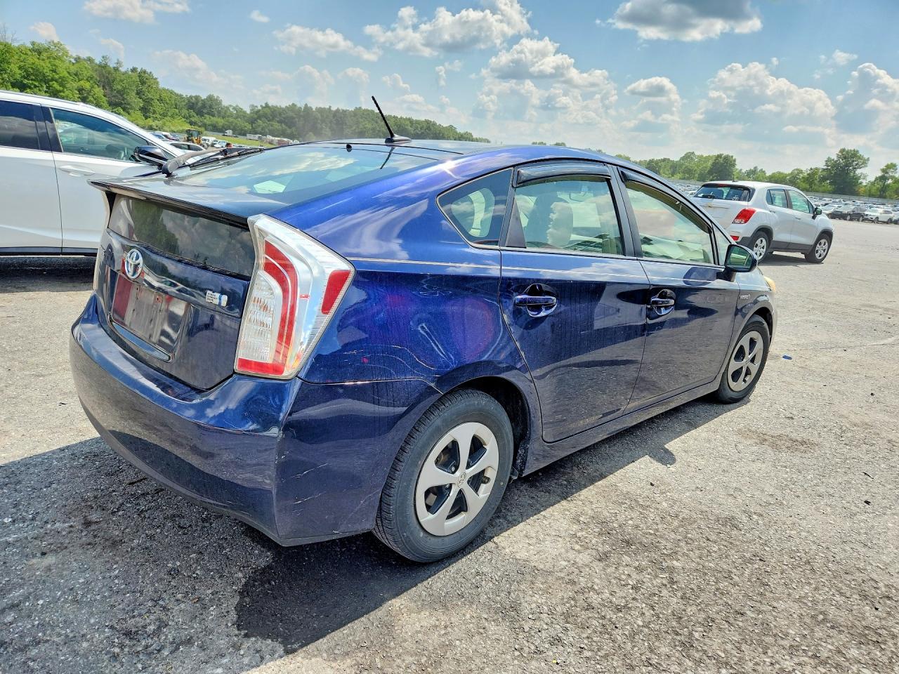 2013 Toyota Prius Three Blue vin: JTDKN3DU0D0344488