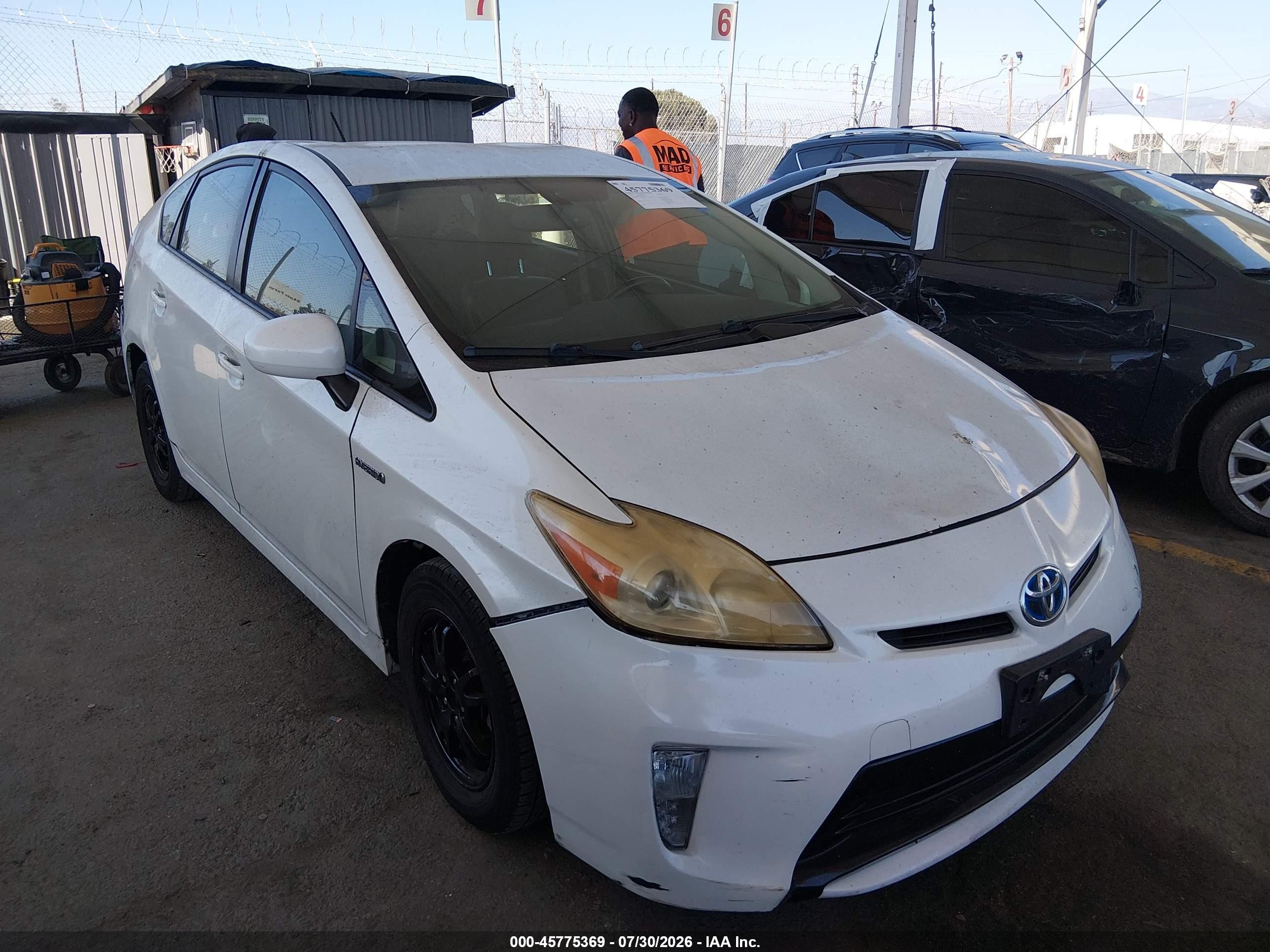 2013 Toyota Prius Four White vin: JTDKN3DU0D1725316