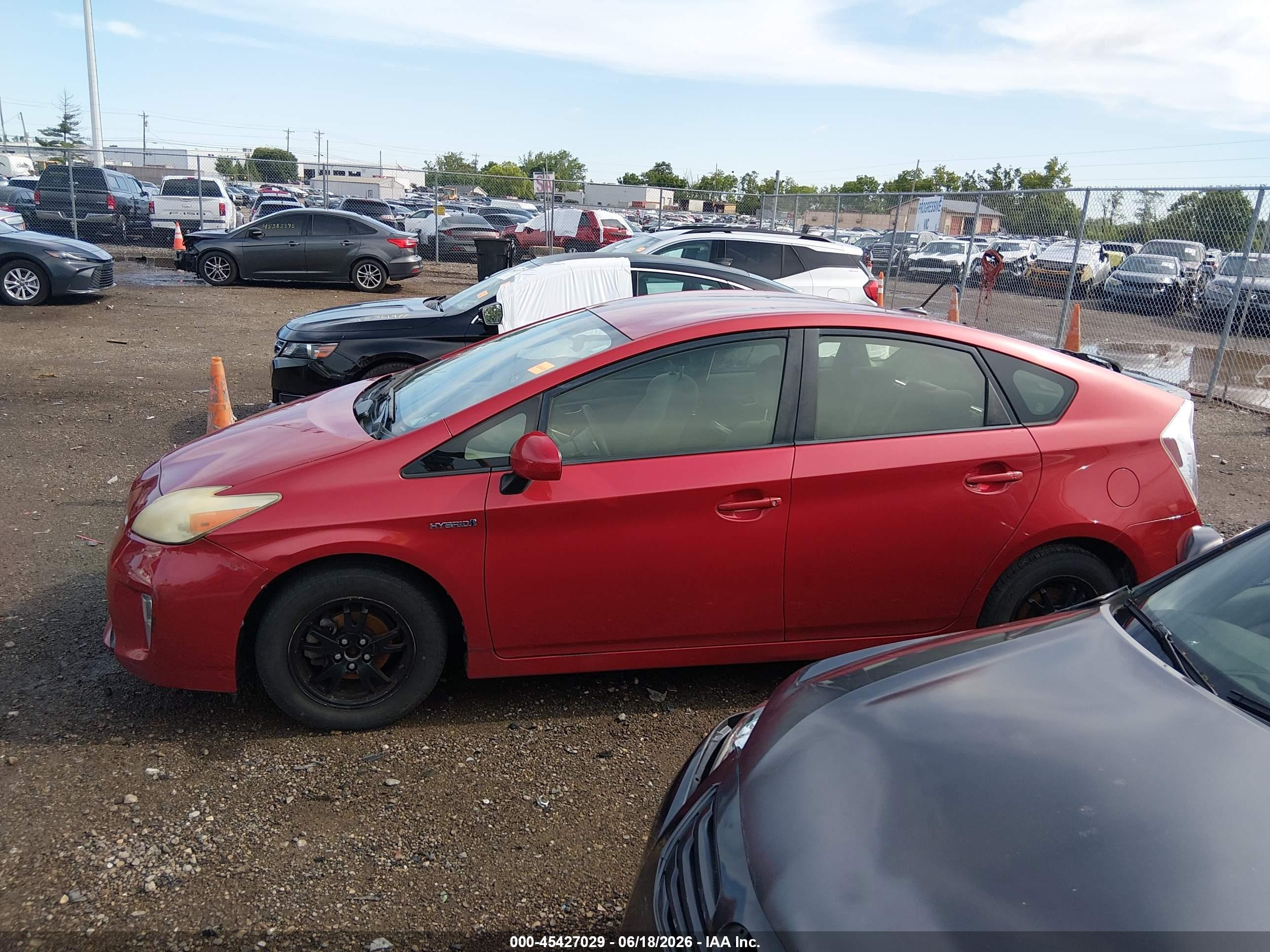 2013 Toyota Prius Three Red vin: JTDKN3DU0D1732234