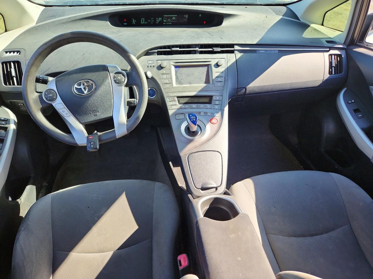 2013 Toyota Prius Two Белый vin: JTDKN3DU0D5545391
