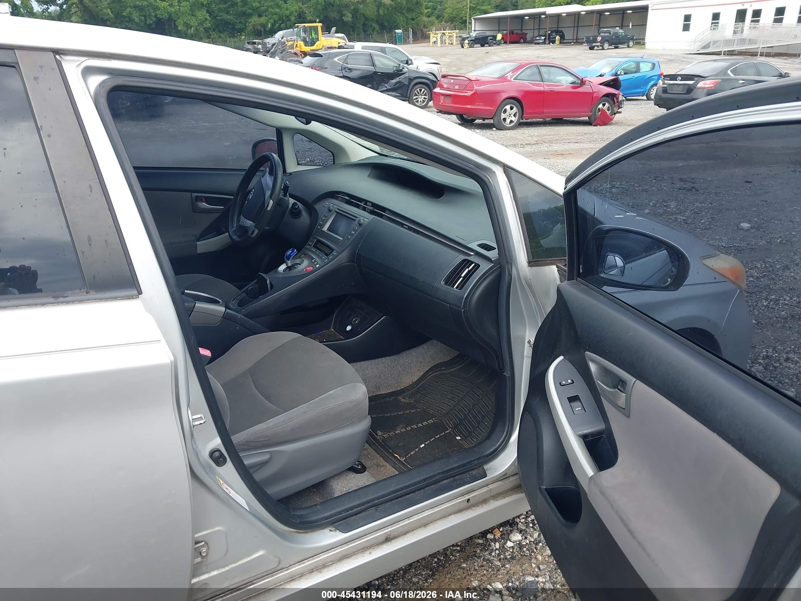 2013 Toyota Prius Two Gray vin: JTDKN3DU0D5578648