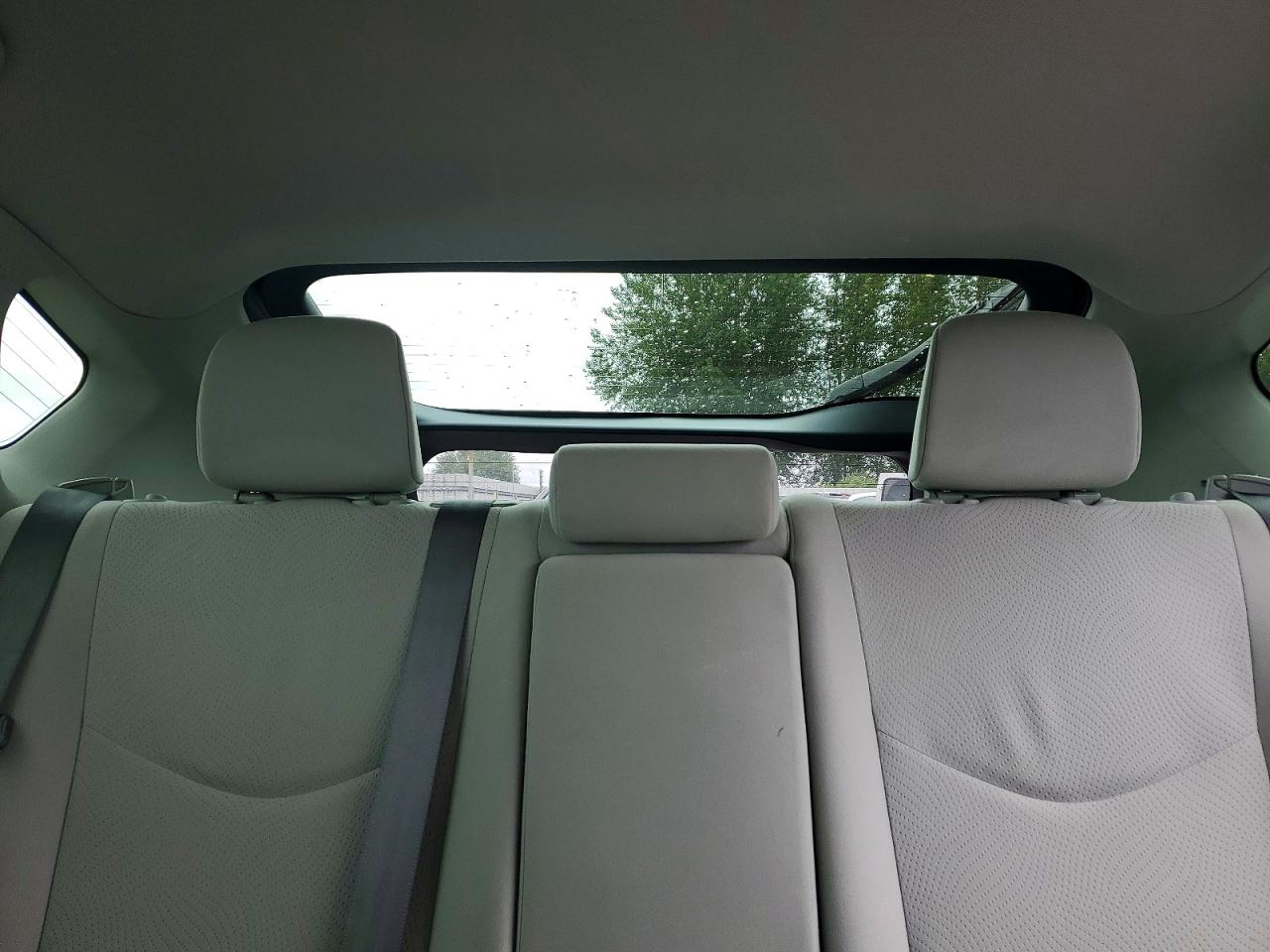 2013 Toyota Prius Two Бирюзовый vin: JTDKN3DU0D5600681