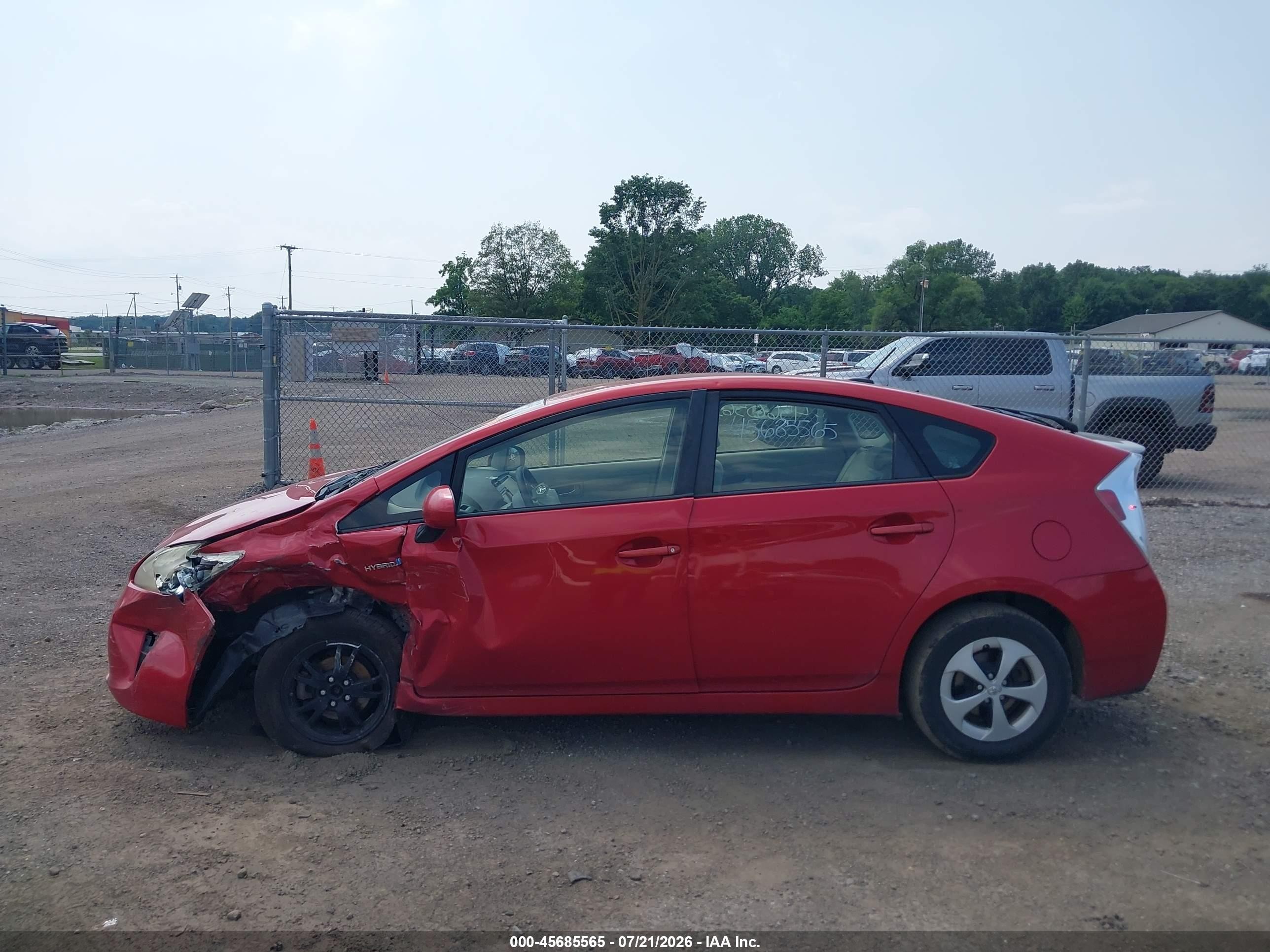 2013 Toyota Prius Three Red vin: JTDKN3DU0D5681245