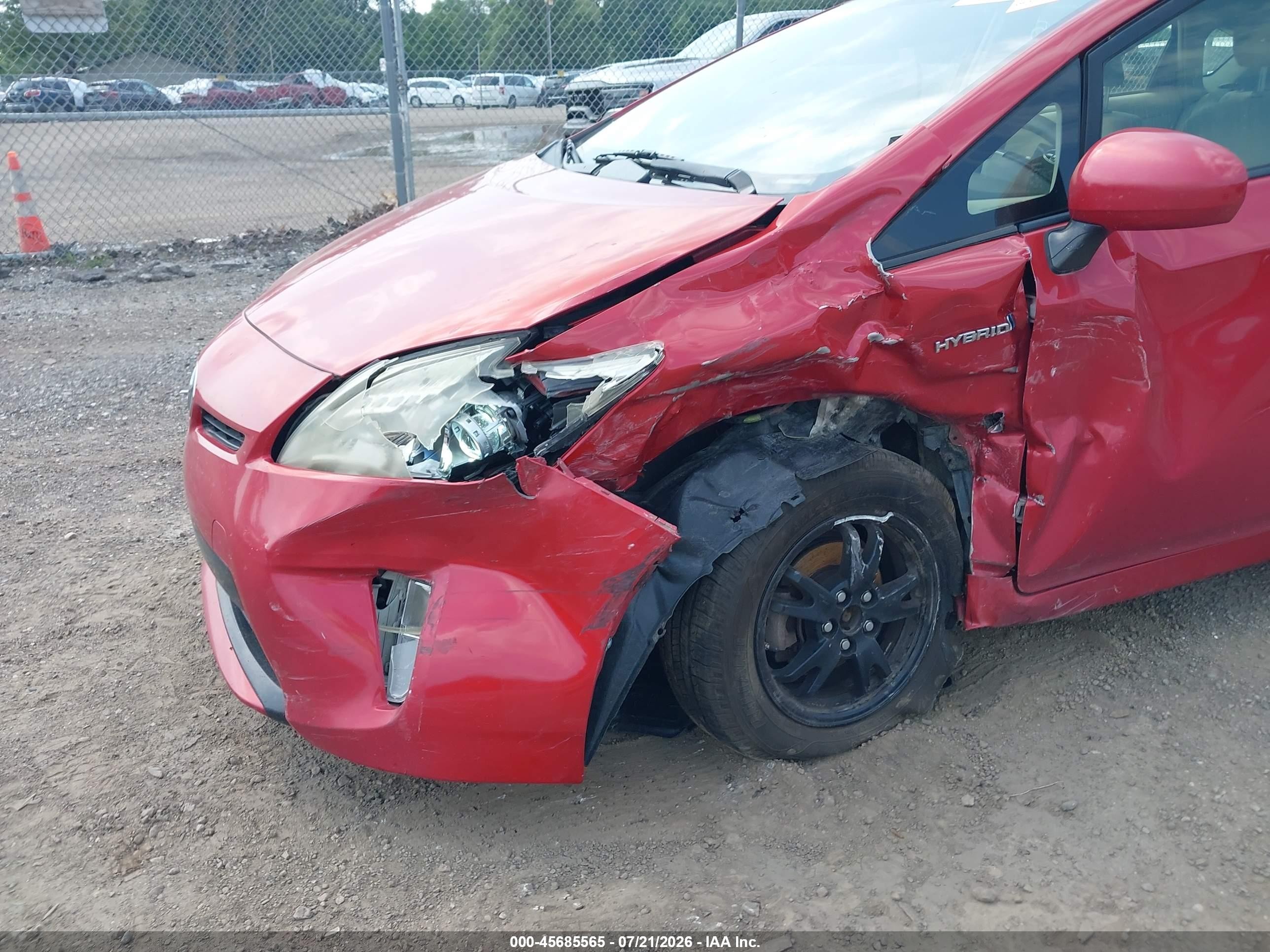 2013 Toyota Prius Three Red vin: JTDKN3DU0D5681245