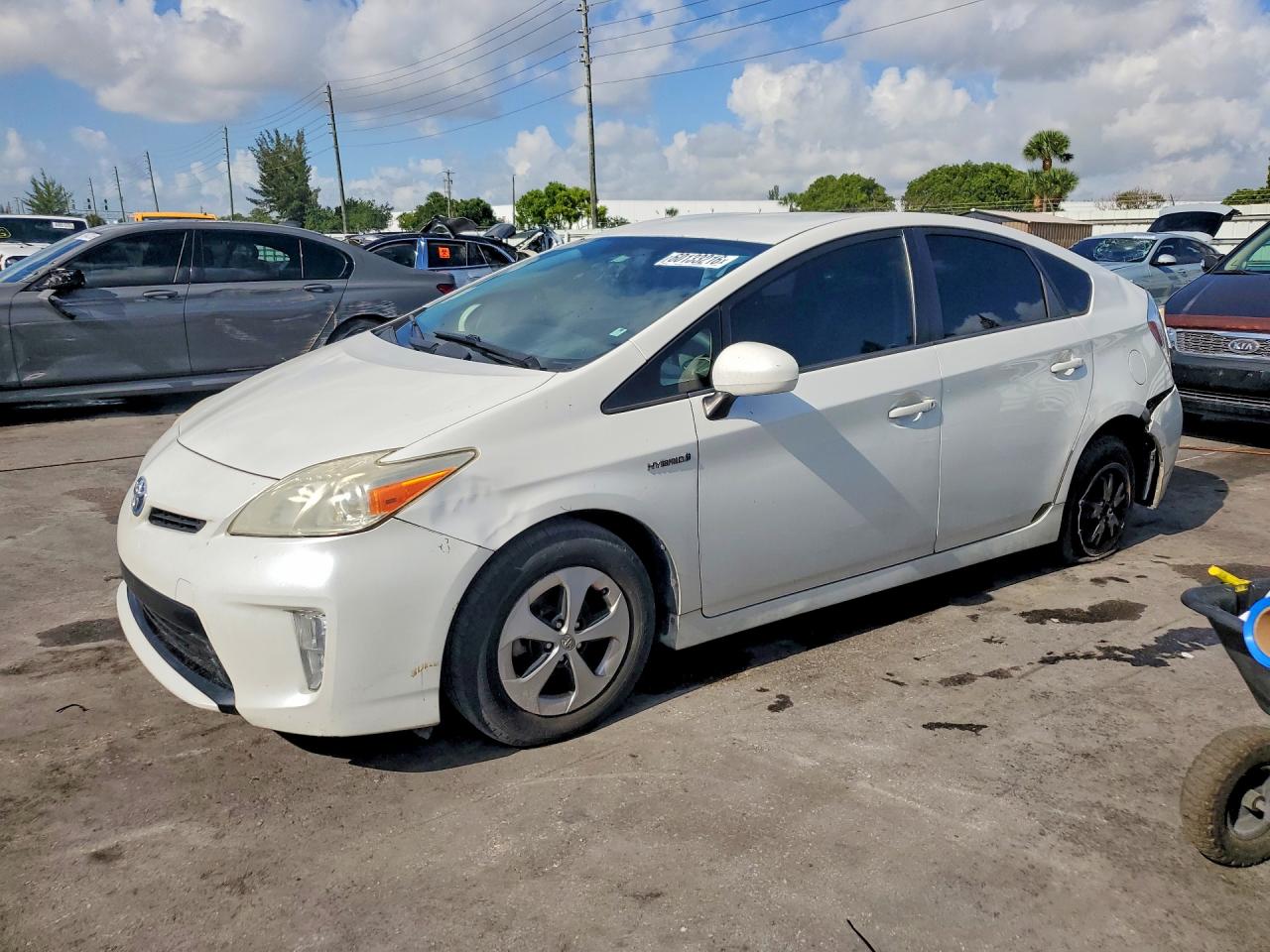 2013 Toyota Prius Two White vin: JTDKN3DU0D5681469