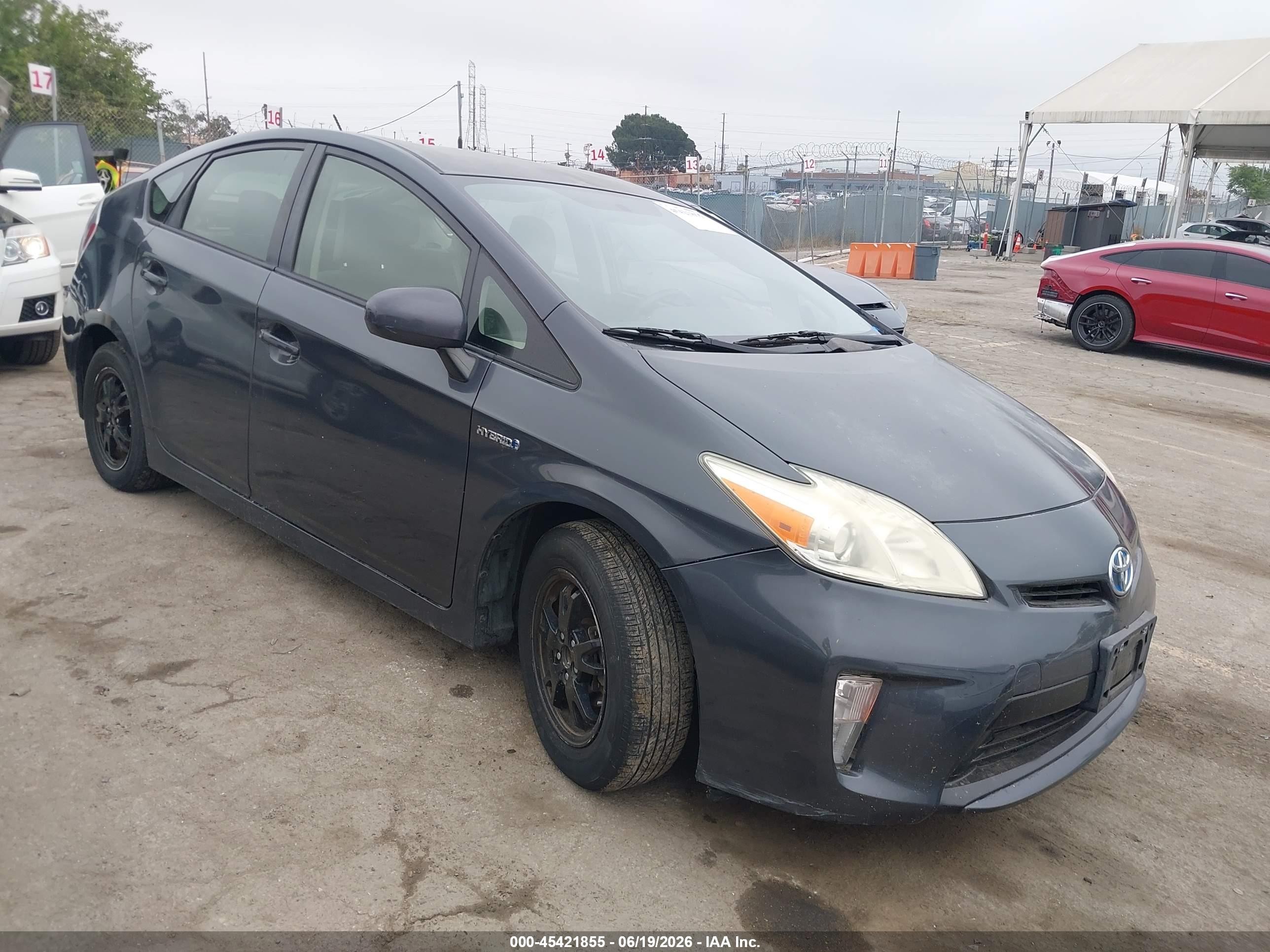 2014 Toyota Prius Three Gray vin: JTDKN3DU0E1744045