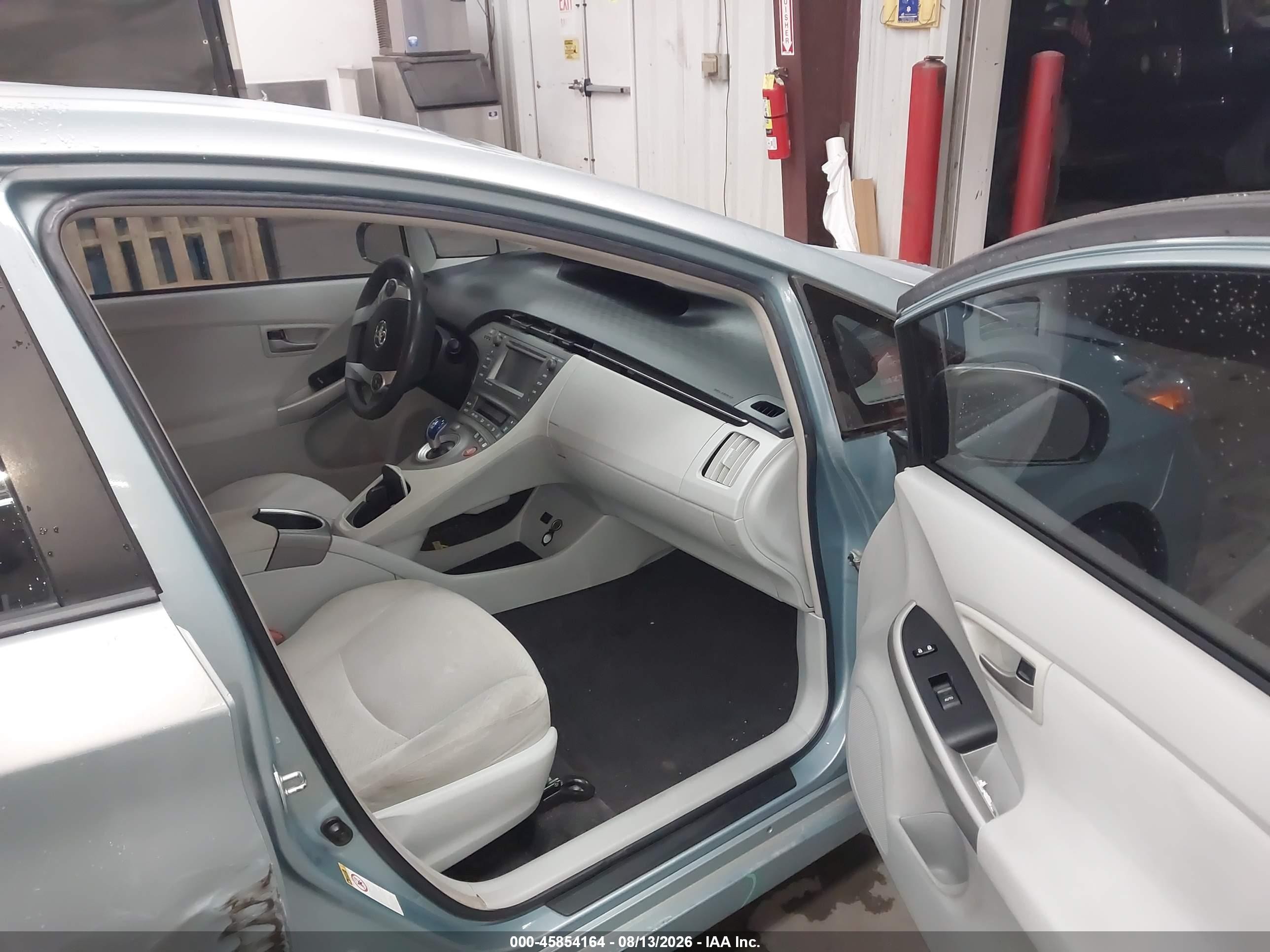 2014 Toyota Prius Three Зеленый vin: JTDKN3DU0E1746586