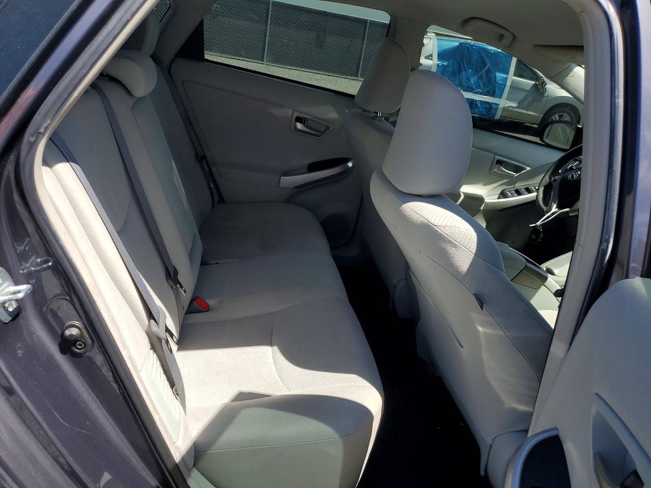 2014 Toyota Prius Three Gray vin: JTDKN3DU0E1786652