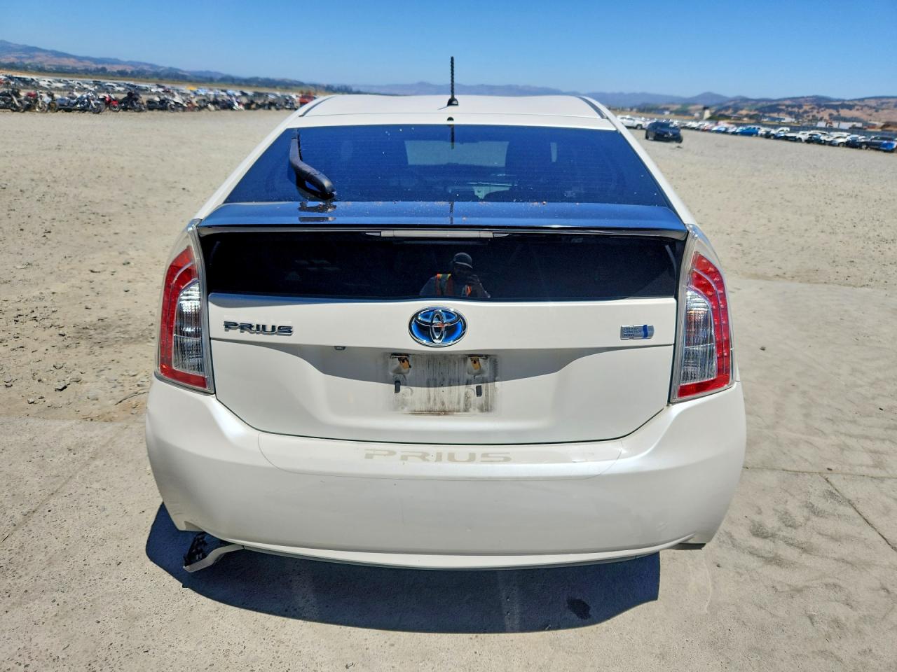 2015 Toyota Prius Two White vin: JTDKN3DU0F0406877