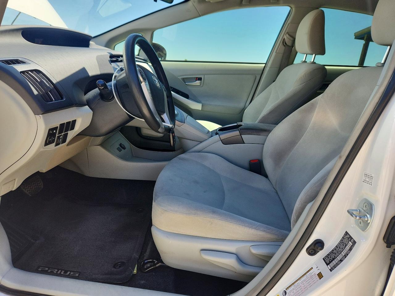2015 Toyota Prius Two White vin: JTDKN3DU0F0406877