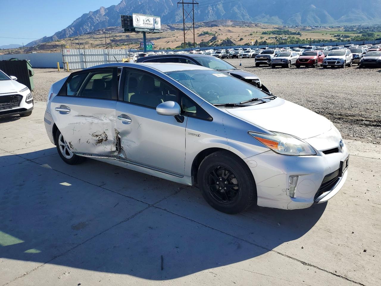 2015 Toyota Prius Three Silver vin: JTDKN3DU0F0413862