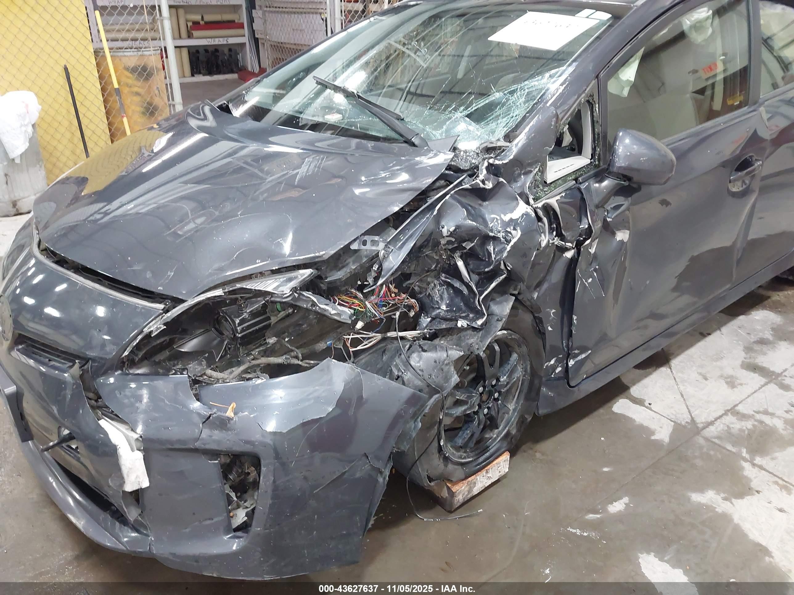 2015 Toyota Prius Two Gray vin: JTDKN3DU0F0421945