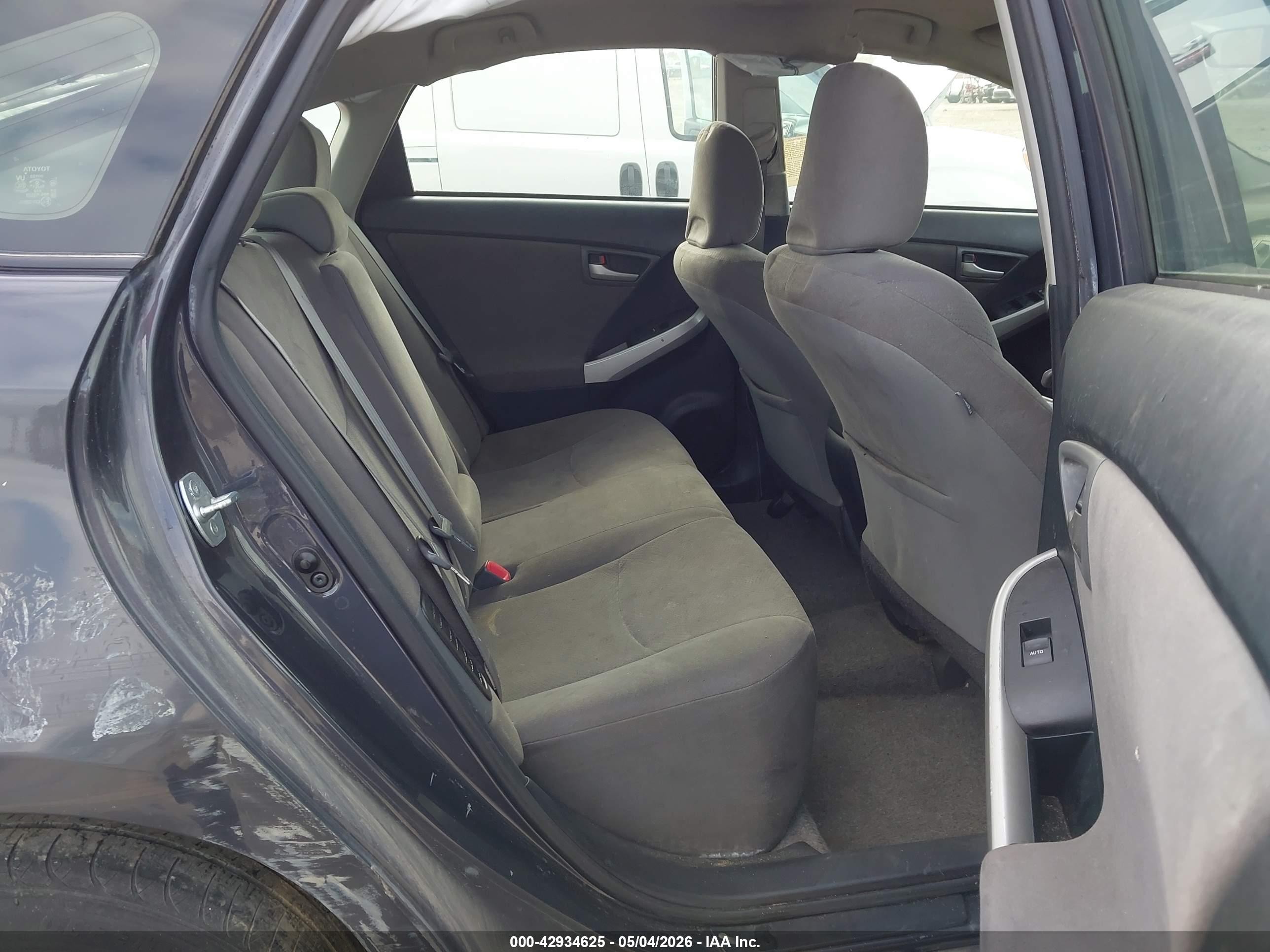 2015 Toyota Prius Two Gray vin: JTDKN3DU0F0428202