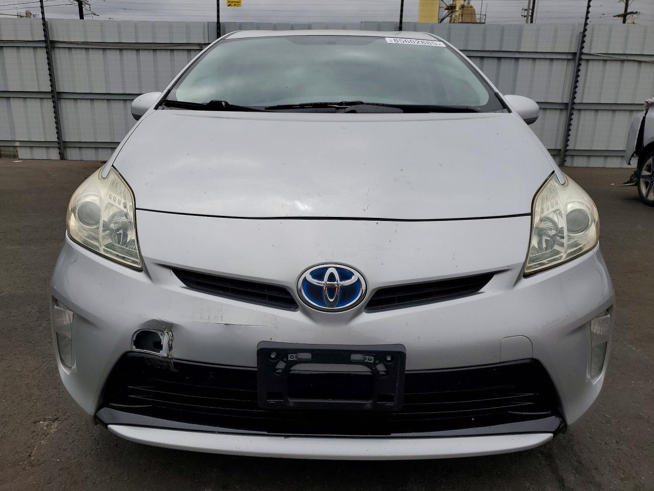 2015 Toyota Prius Three Silver vin: JTDKN3DU0F0475827