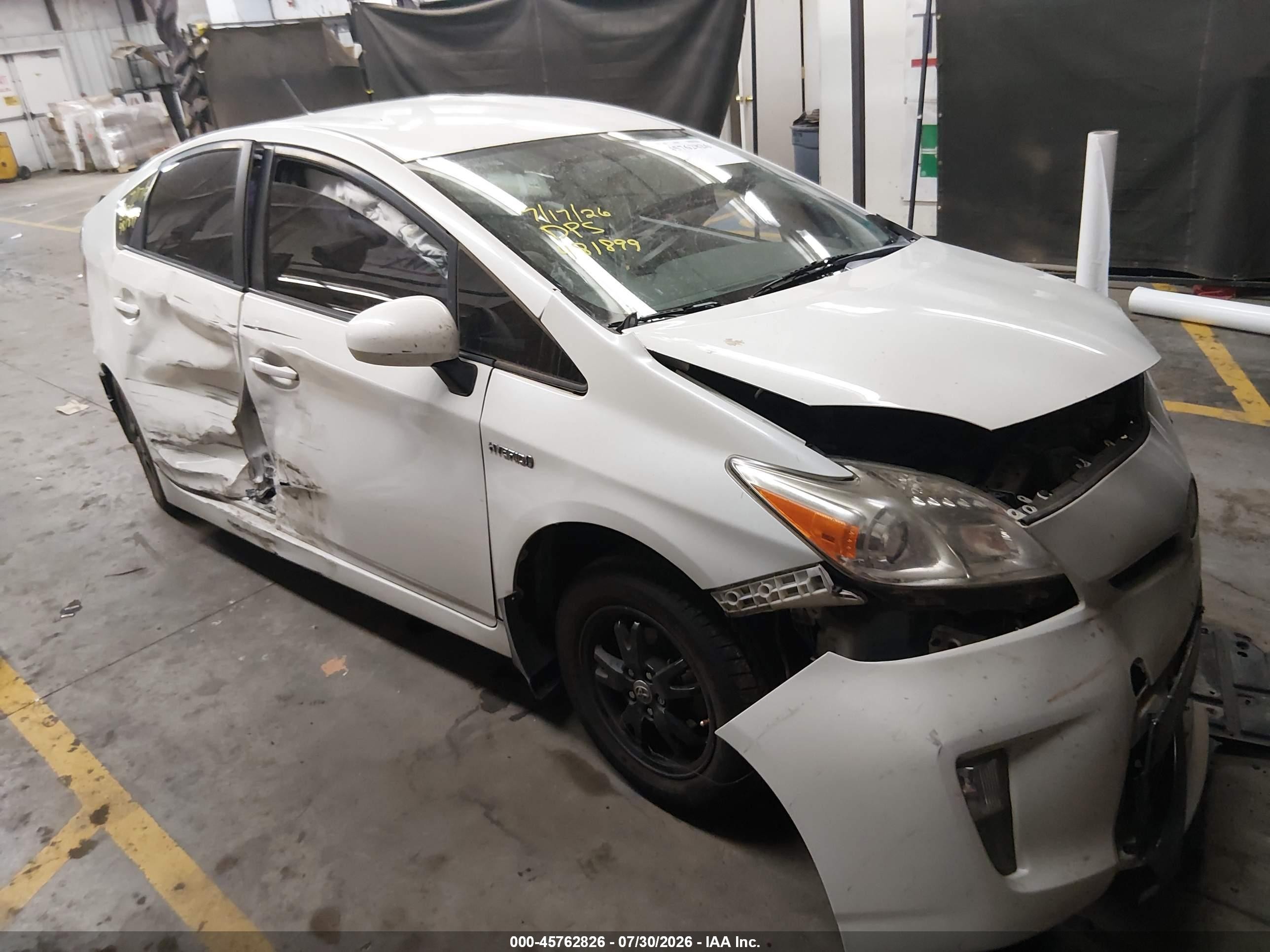 2015 Toyota Prius   White vin: JTDKN3DU0F0481899