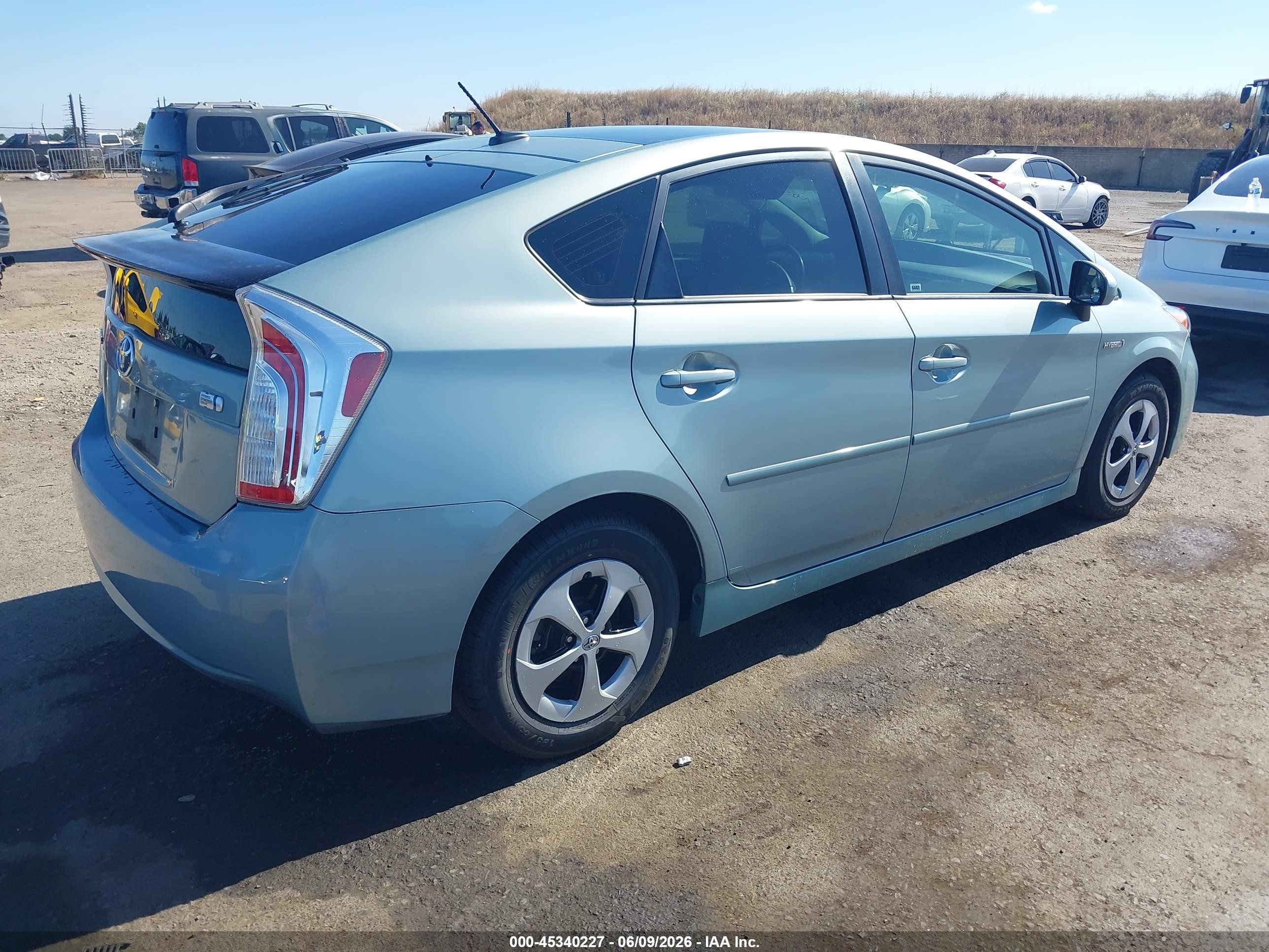 2015 Toyota Prius Three Blue vin: JTDKN3DU0F1869192