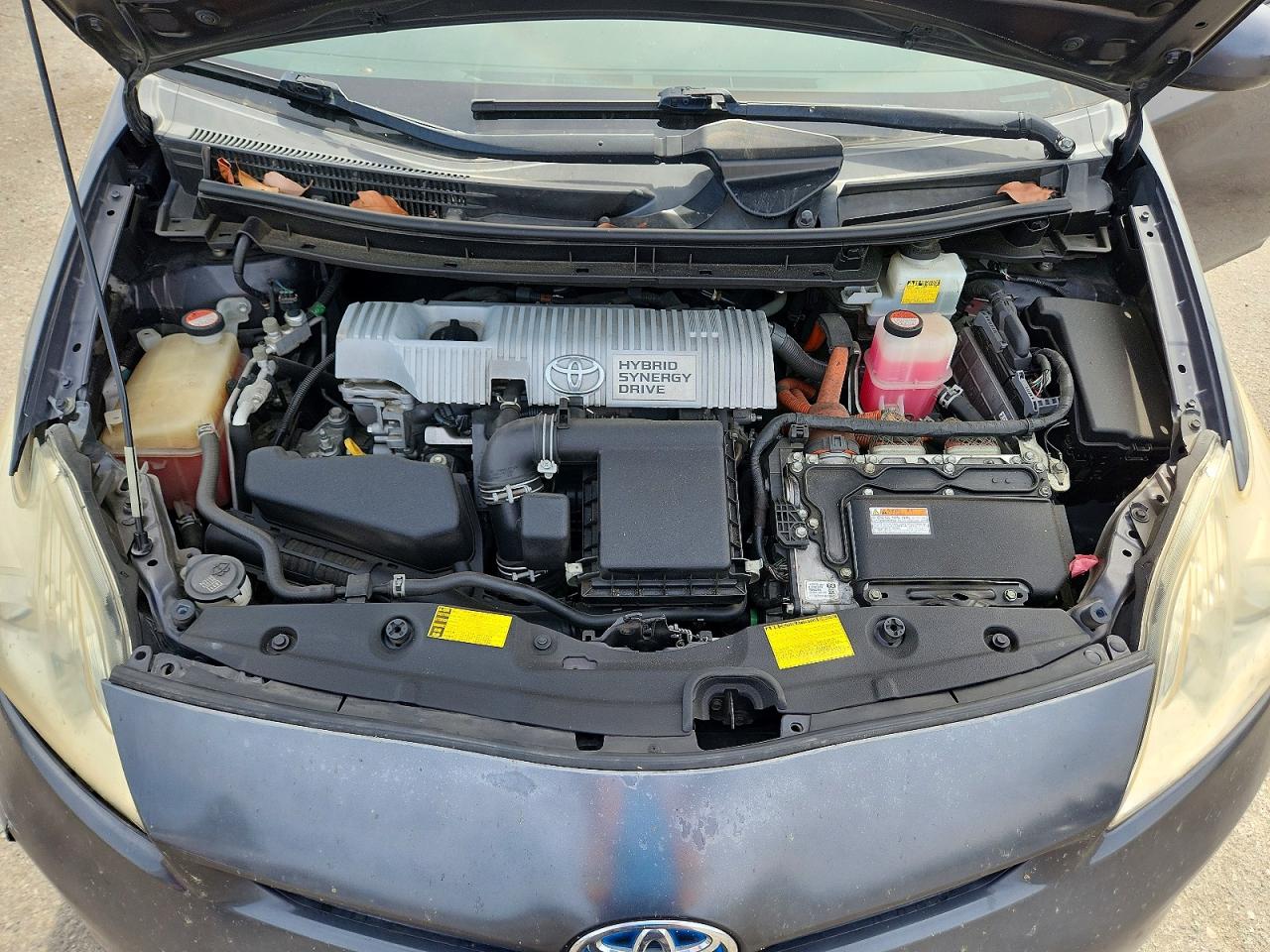 2015 Toyota Prius Two Серый vin: JTDKN3DU0F1870584