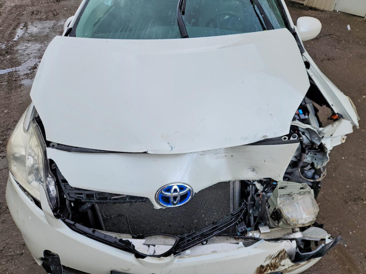 2015 Toyota Prius Two White vin: JTDKN3DU0F1876188