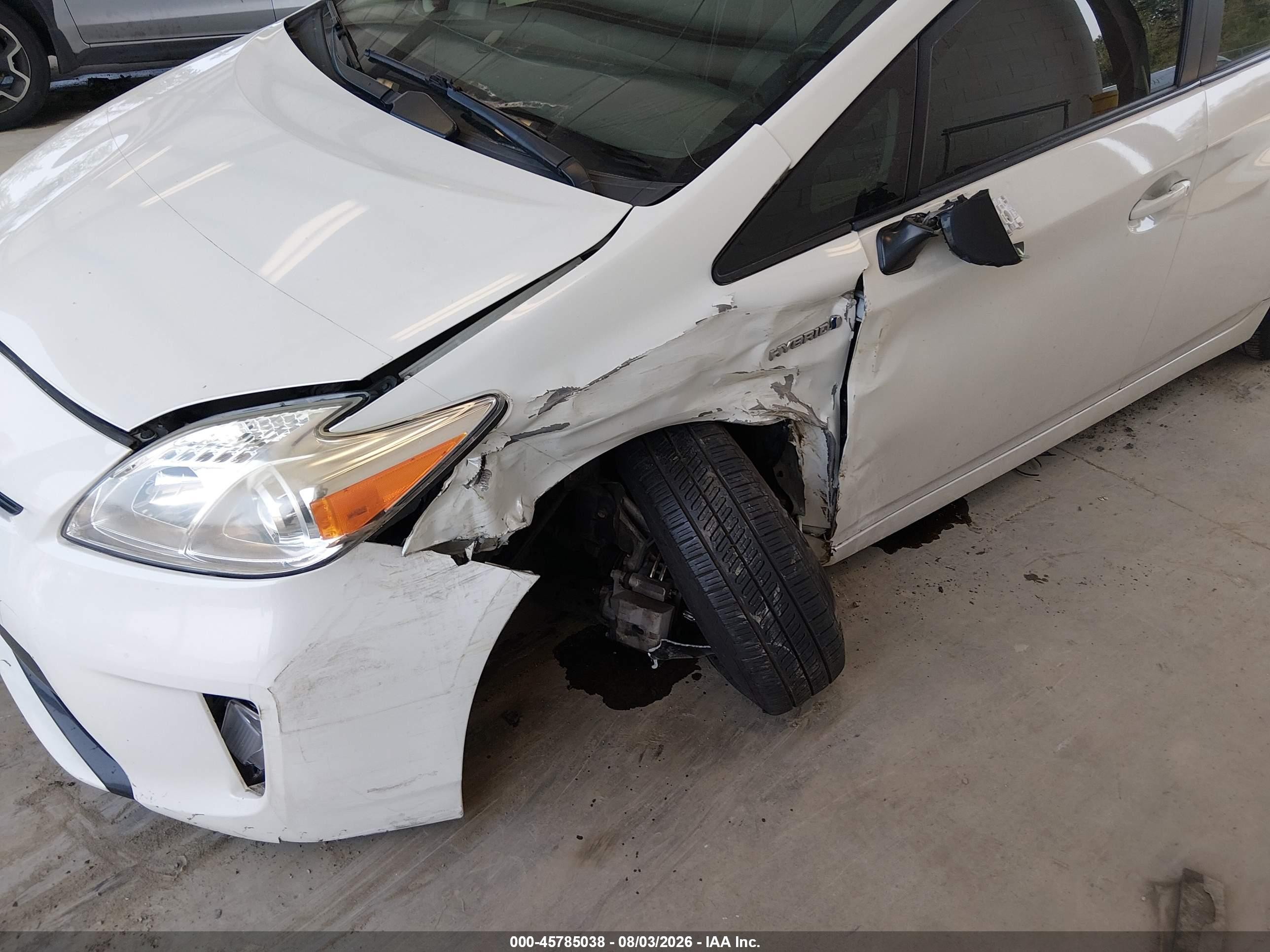 2015 Toyota Prius Two White vin: JTDKN3DU0F1890771