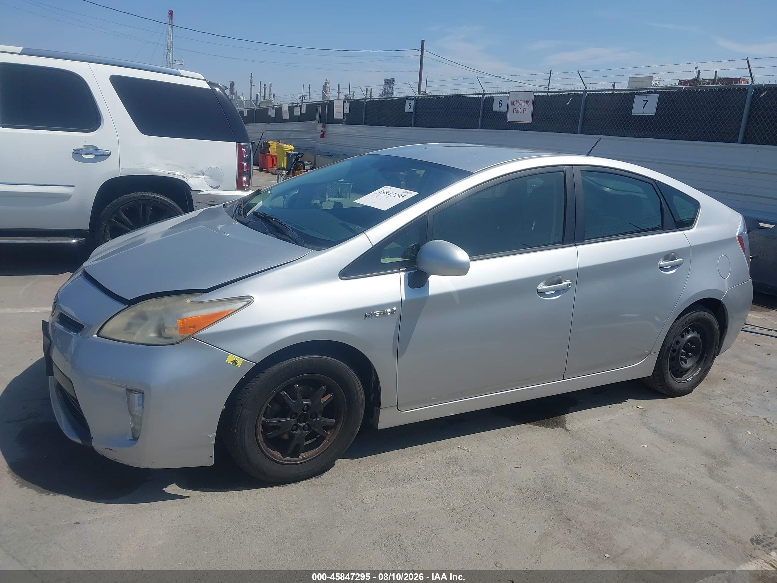 2015 Toyota Prius Two Silver vin: JTDKN3DU0F1926698