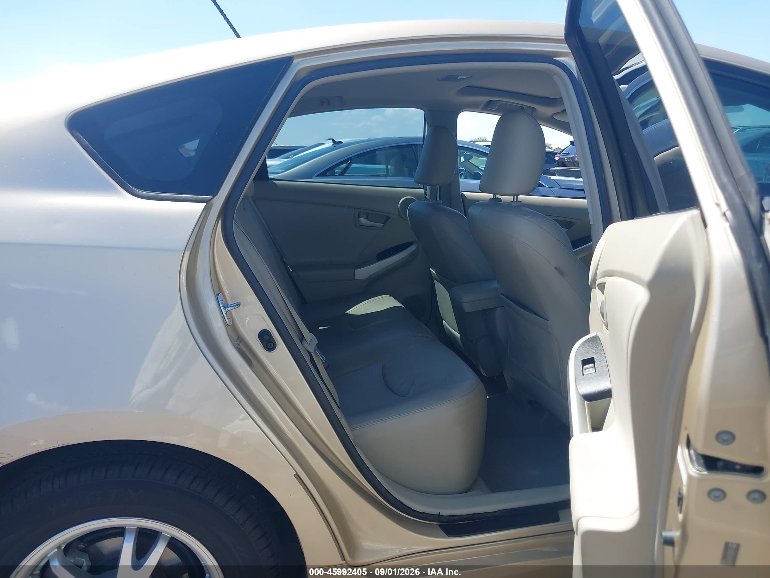 2010 Toyota Prius Iv Gold vin: JTDKN3DU1A0124255