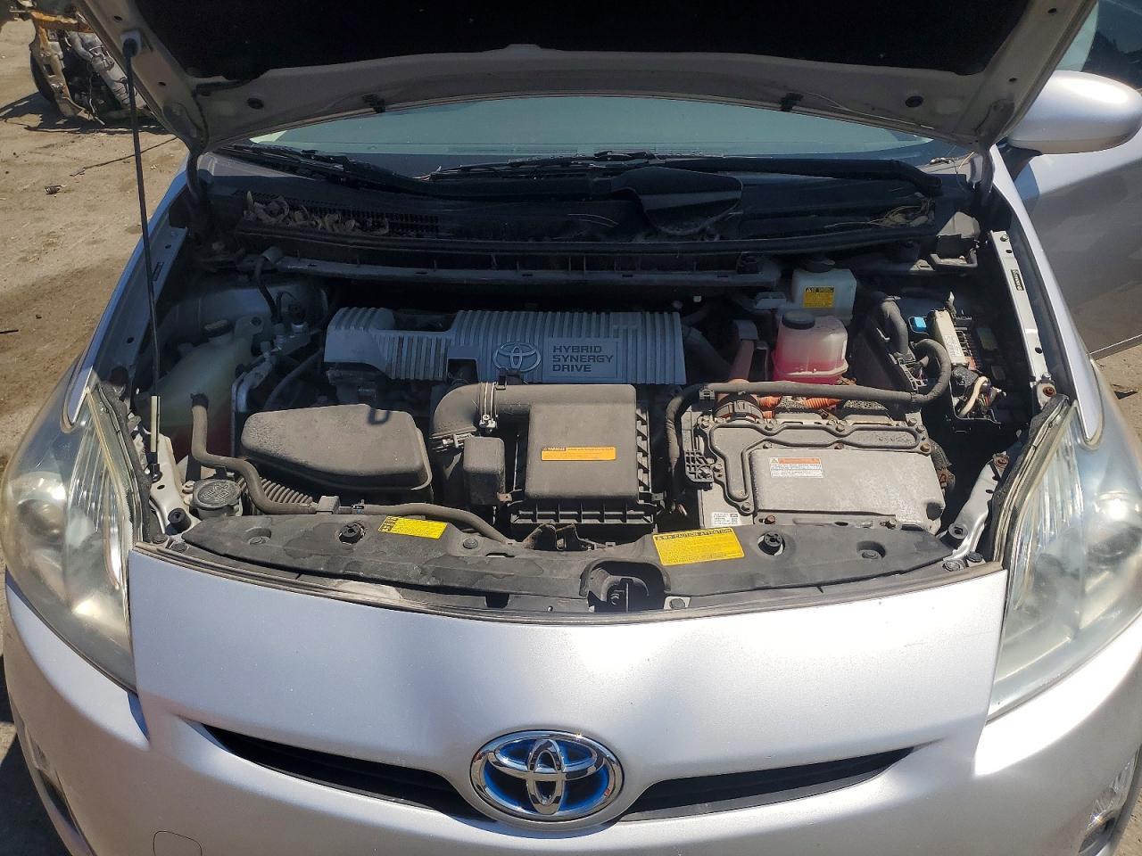 2010 Toyota Prius Iv Silver vin: JTDKN3DU1A0210052