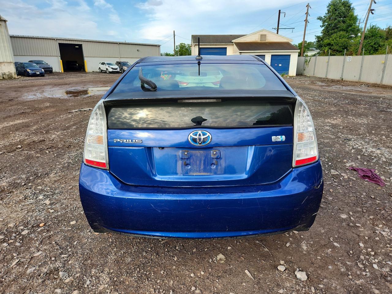 2010 Toyota Prius Iii Blue vin: JTDKN3DU1A1275347