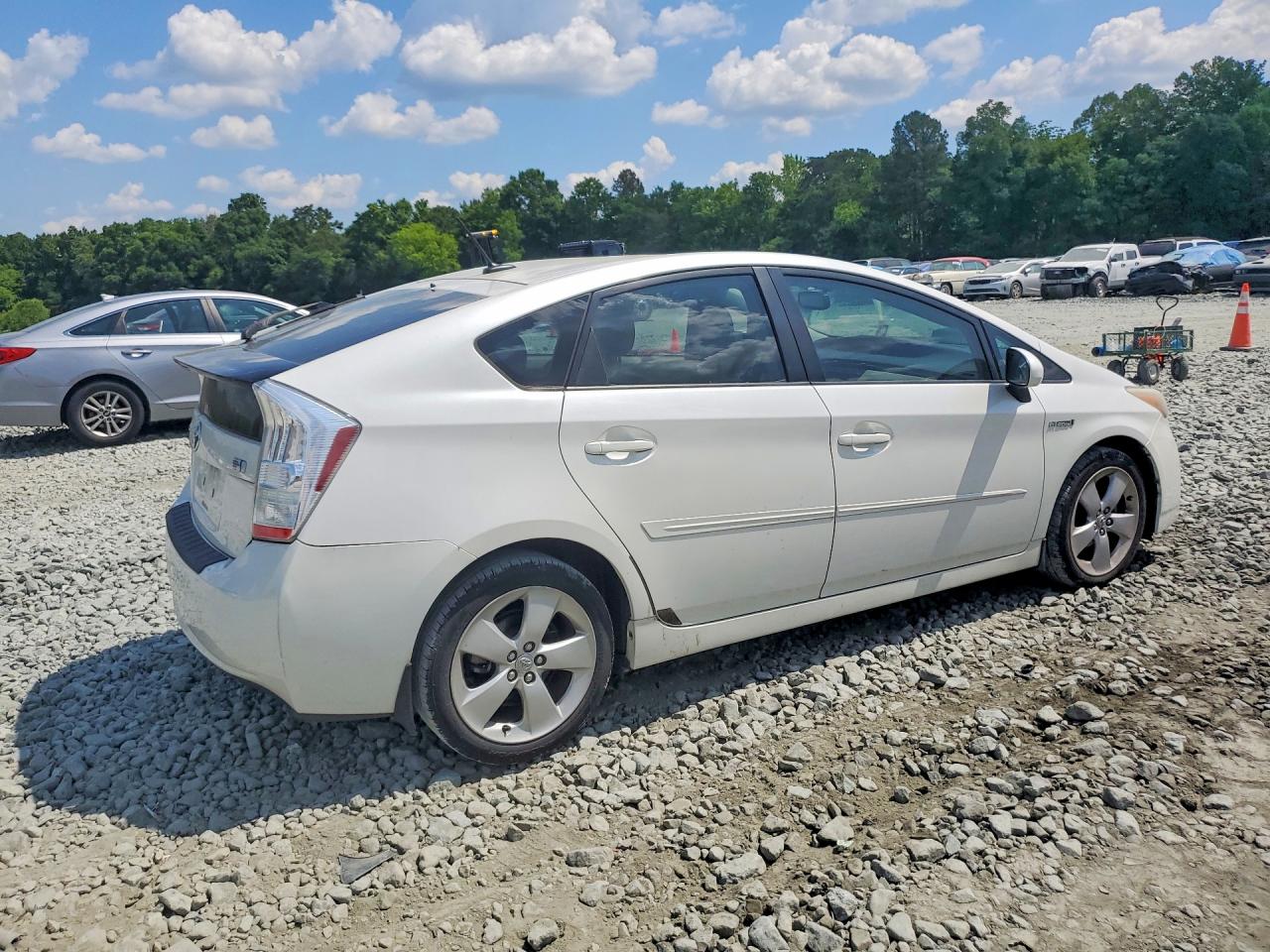 2011 Toyota Prius Five White vin: JTDKN3DU1B0282483