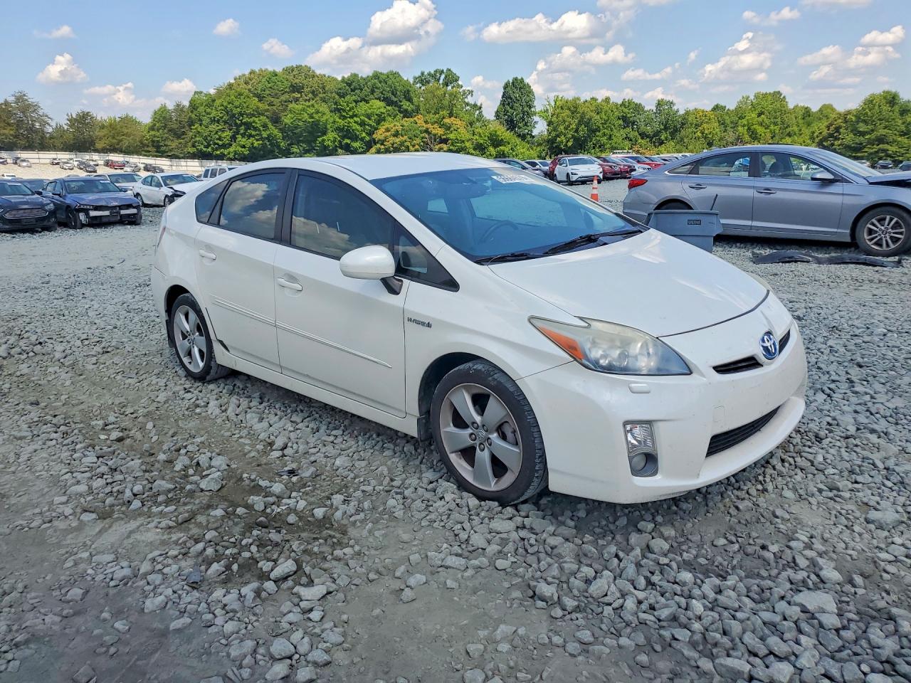 2011 Toyota Prius Five White vin: JTDKN3DU1B0282483