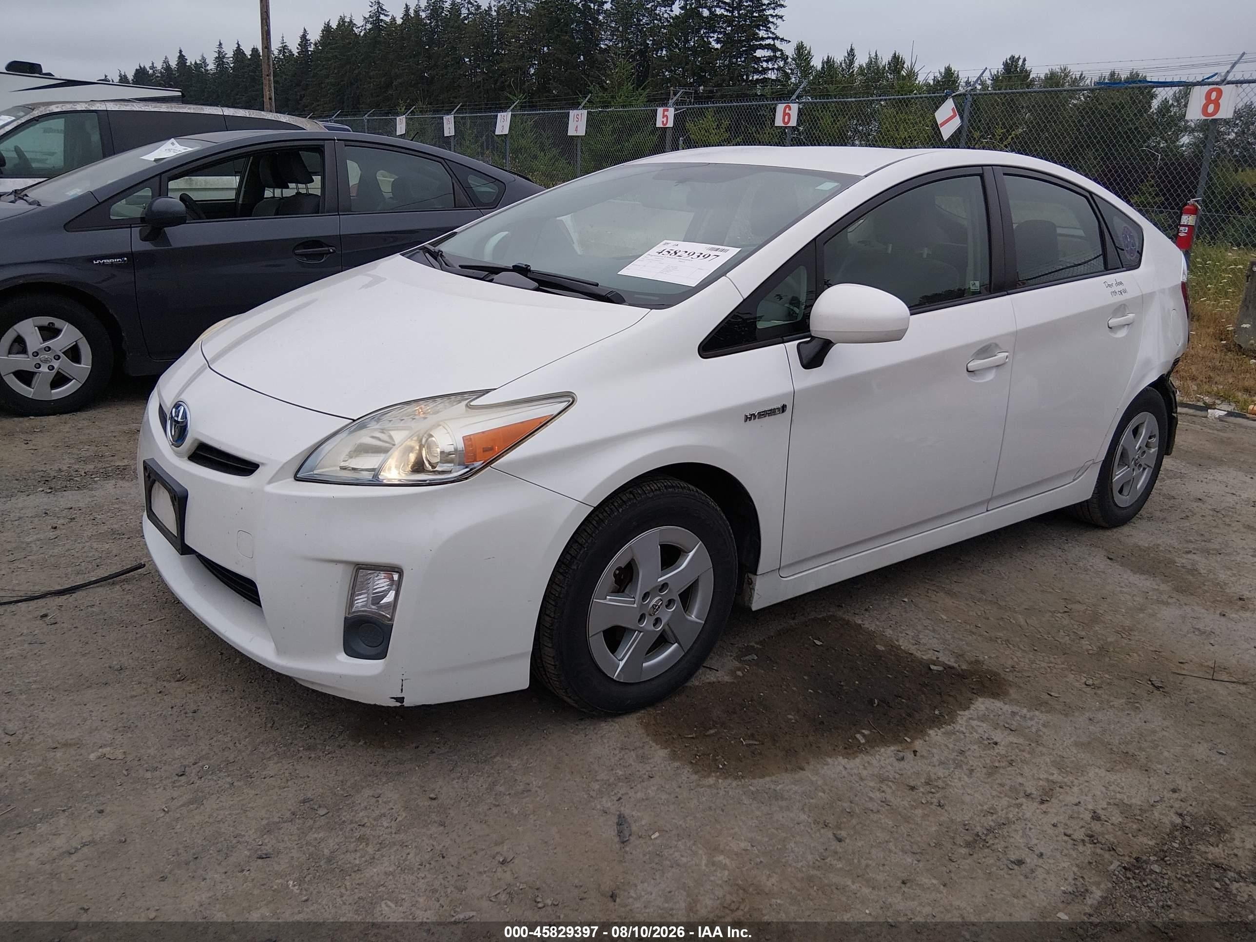 2011 Toyota Prius Three White vin: JTDKN3DU1B0302571