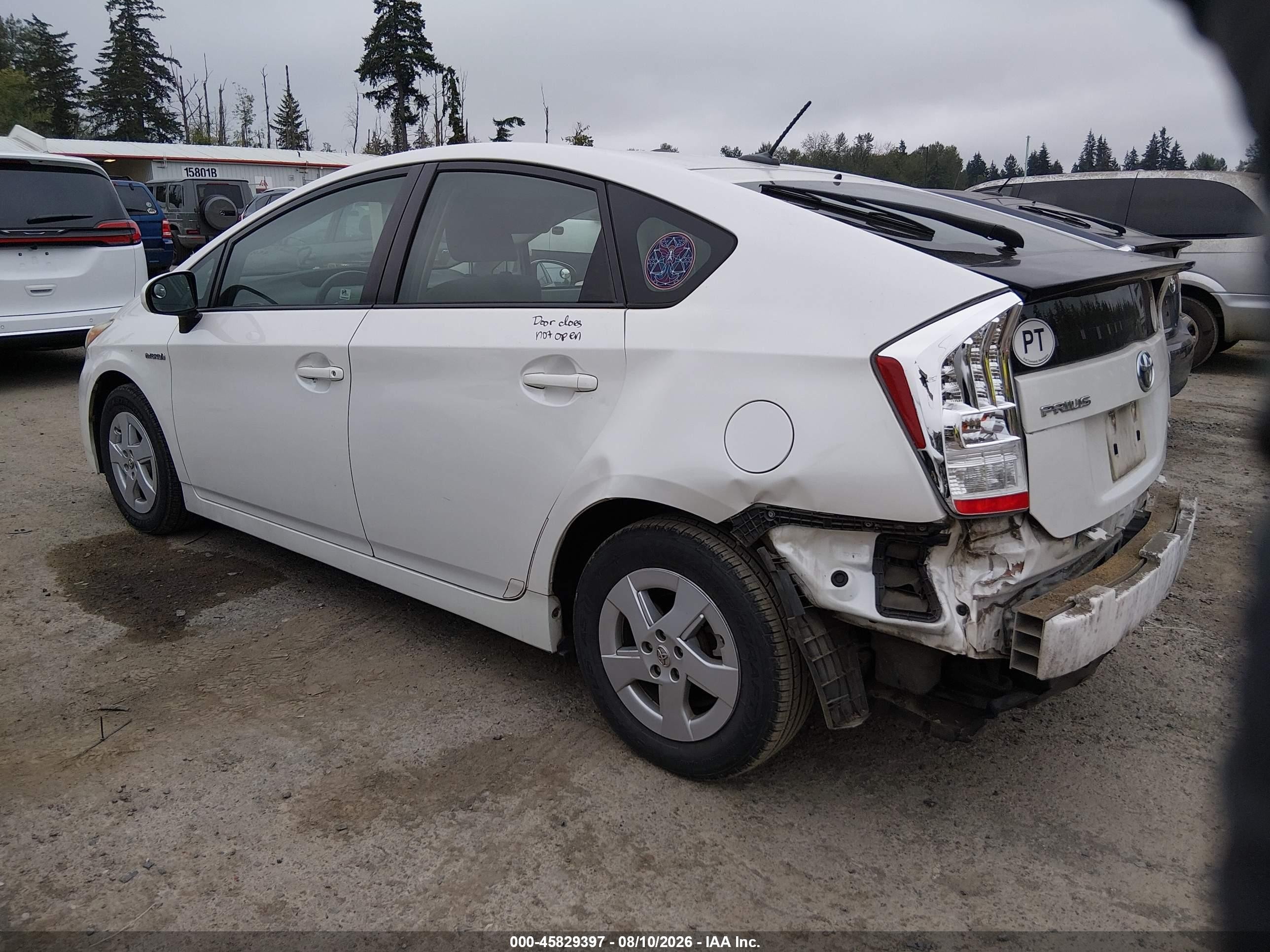 2011 Toyota Prius Three White vin: JTDKN3DU1B0302571