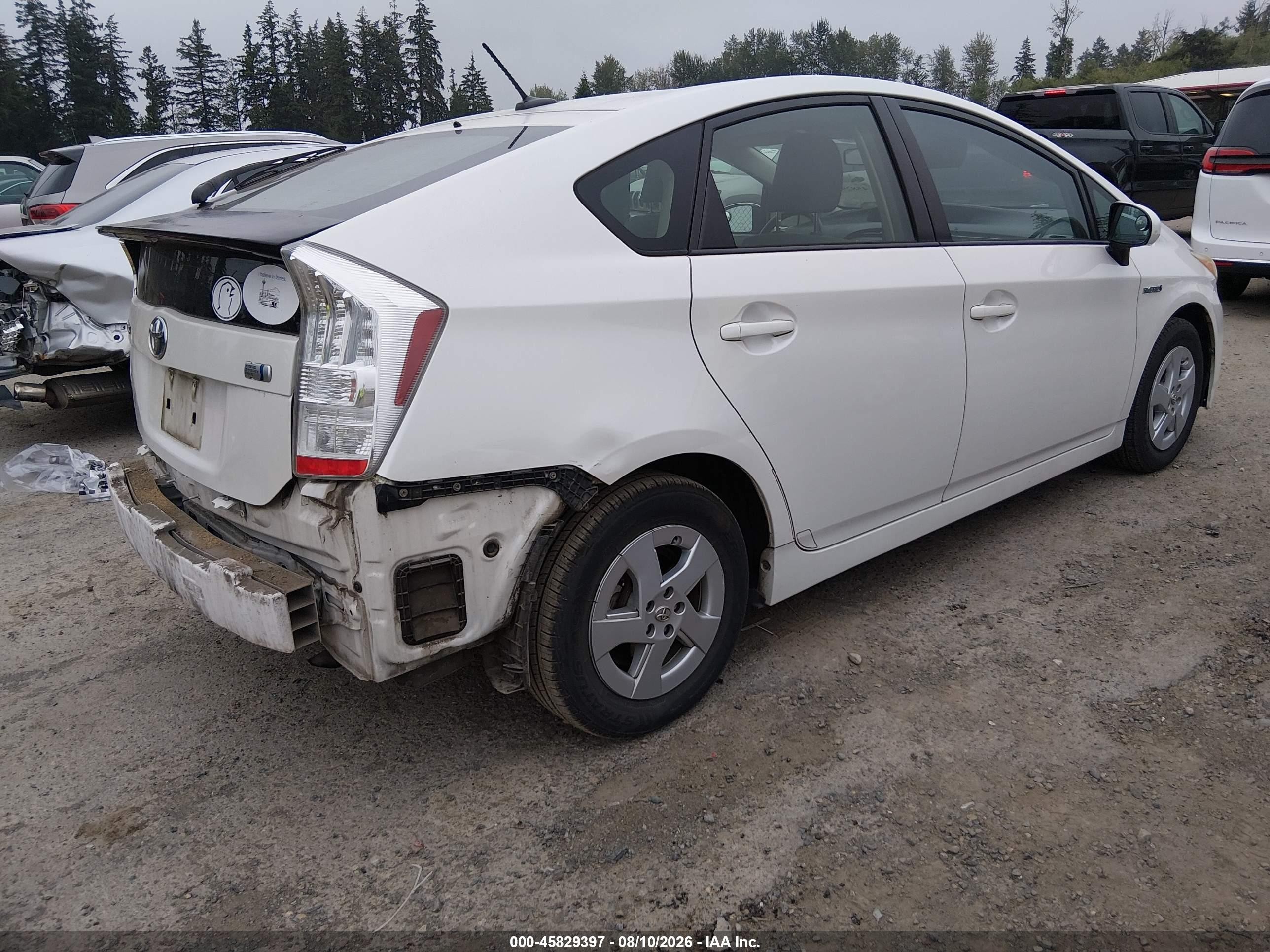 2011 Toyota Prius Three White vin: JTDKN3DU1B0302571