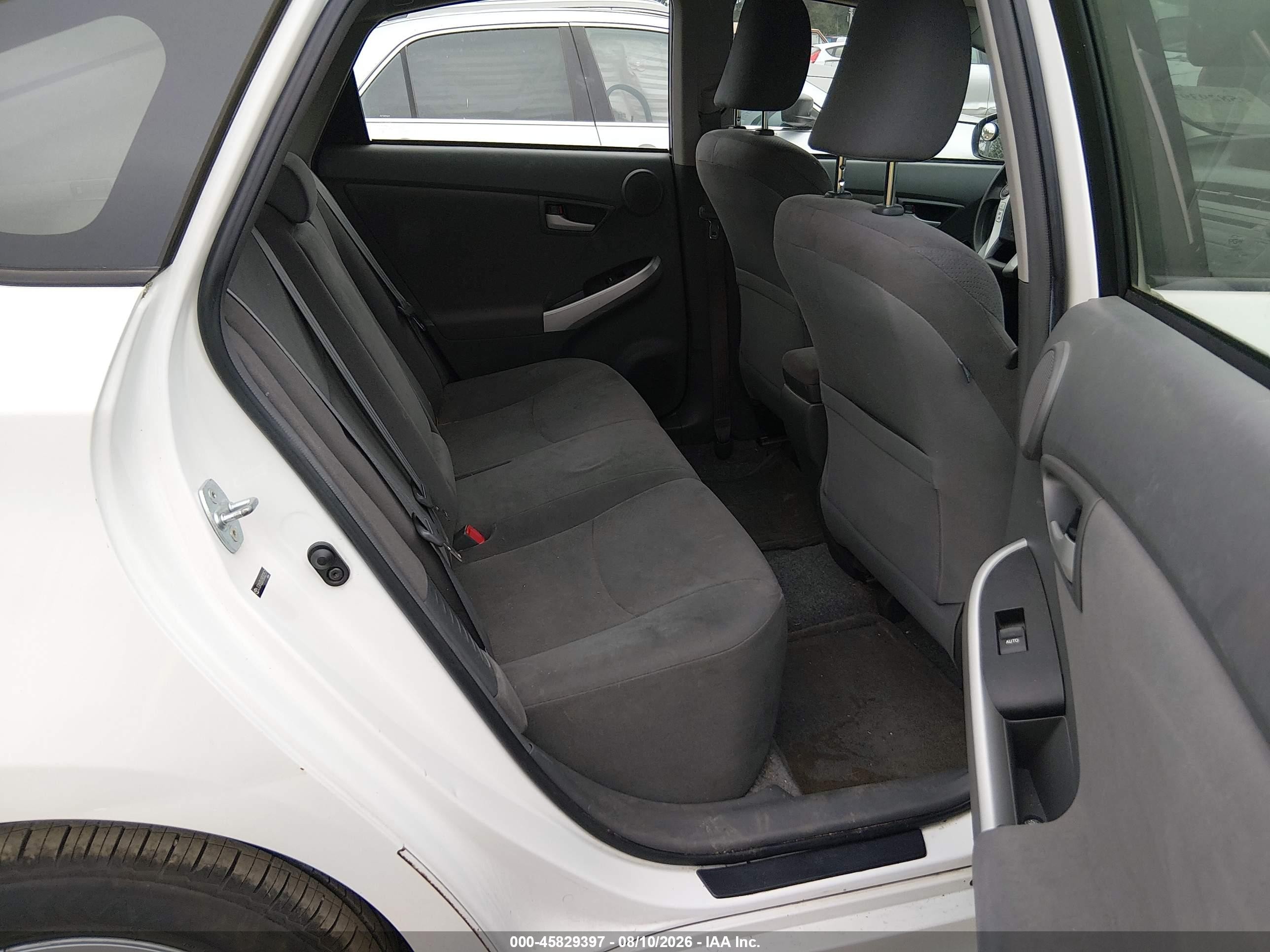 2011 Toyota Prius Three White vin: JTDKN3DU1B0302571