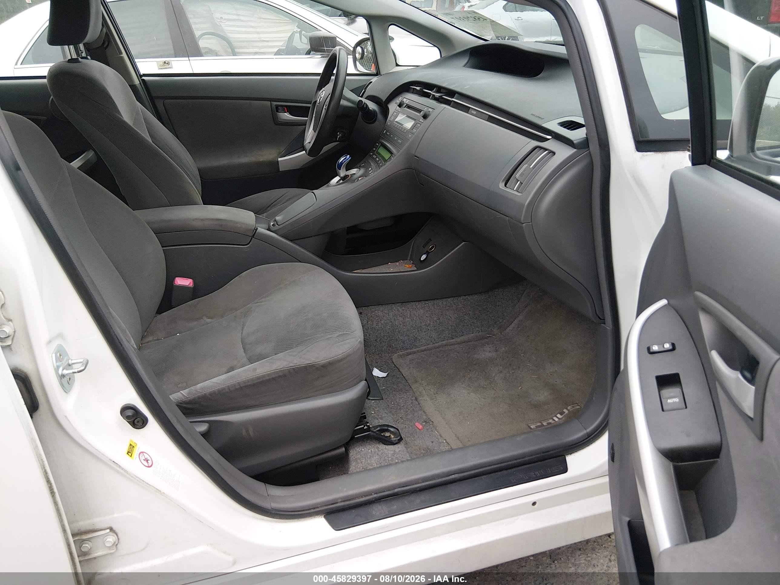 2011 Toyota Prius Three White vin: JTDKN3DU1B0302571