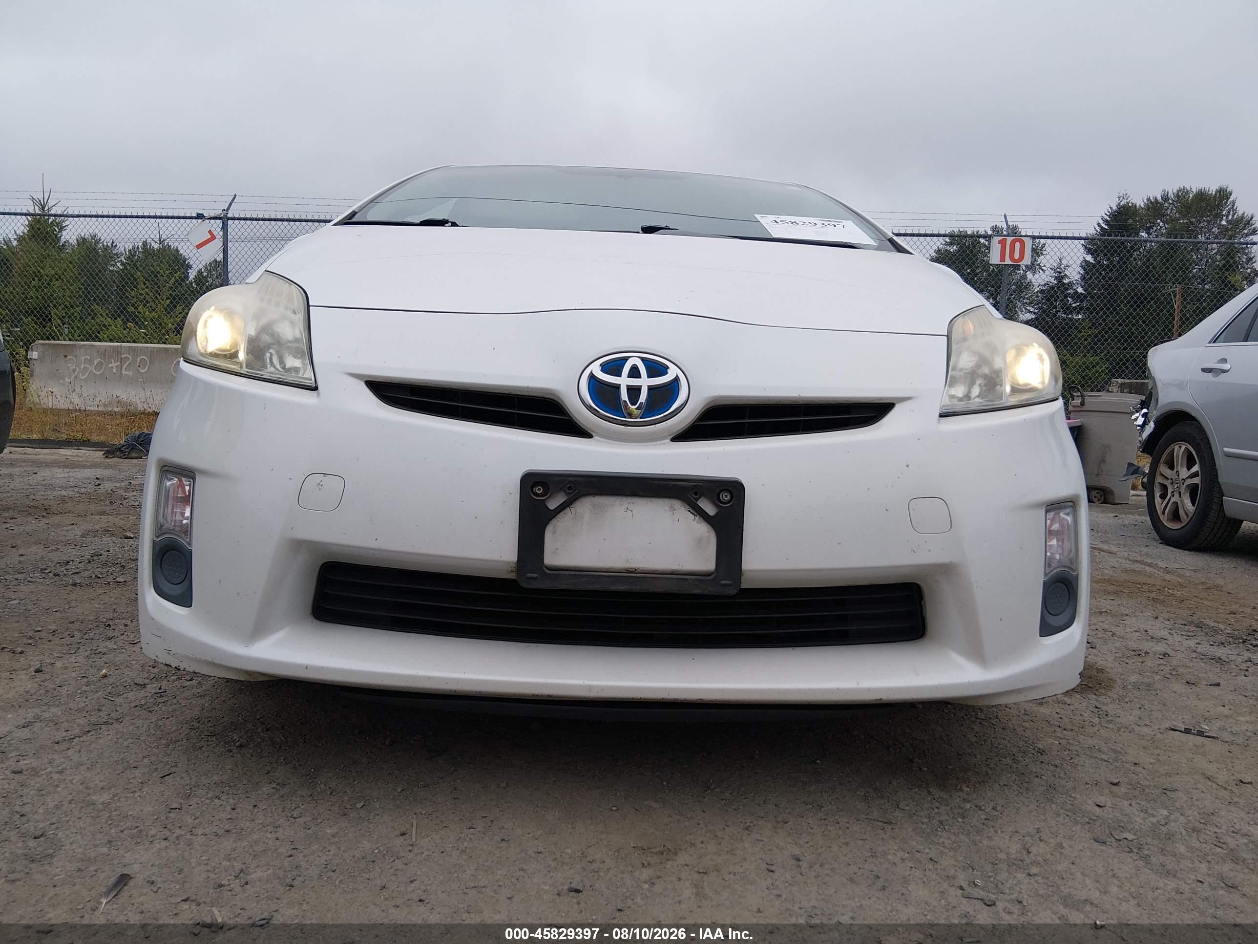 2011 Toyota Prius Three White vin: JTDKN3DU1B0302571