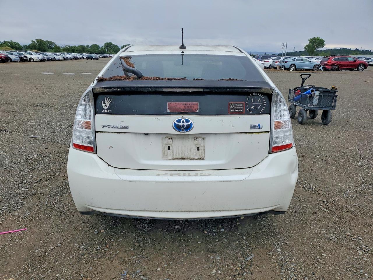 2011 Toyota Prius Three White vin: JTDKN3DU1B1414894