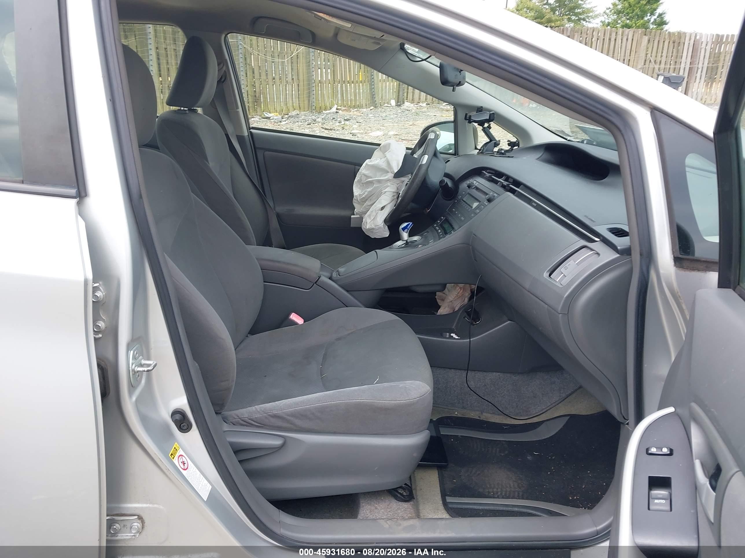 2011 Toyota Prius Five/four/one/three/two Silver vin: JTDKN3DU1B1452979