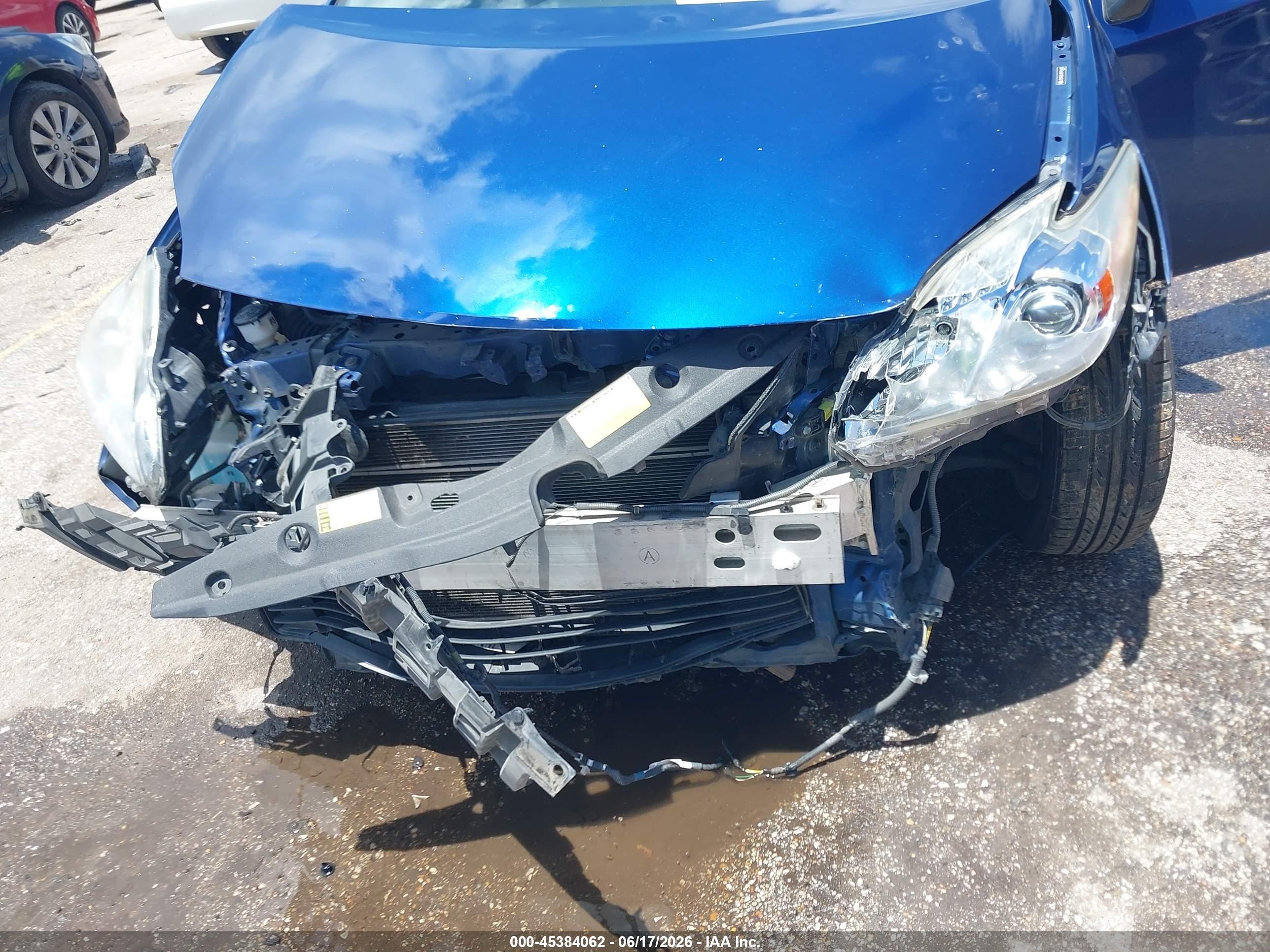 2011 Toyota Prius Three Синий vin: JTDKN3DU1B1456403