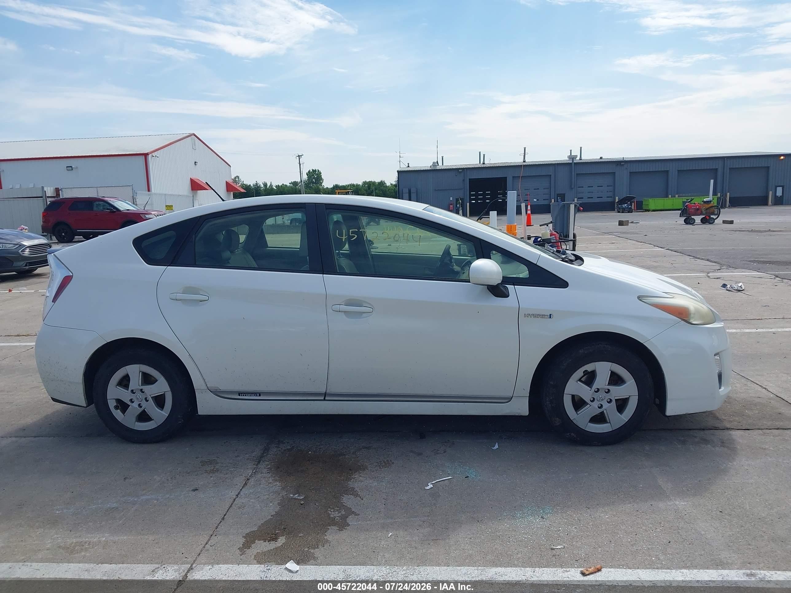 2011 Toyota Prius Four White vin: JTDKN3DU1B5288318