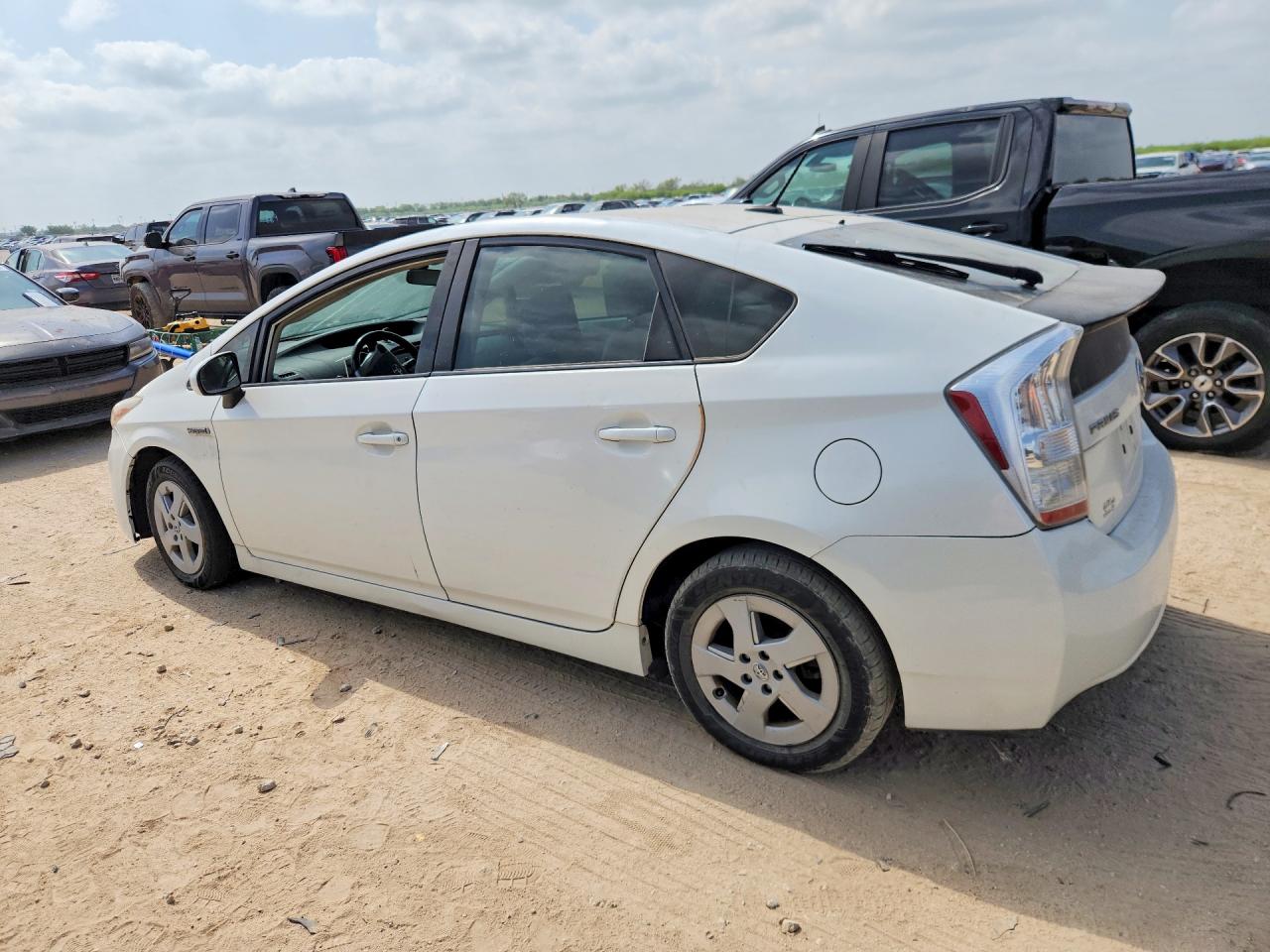 2011 Toyota Prius Three Белый vin: JTDKN3DU1B5324475
