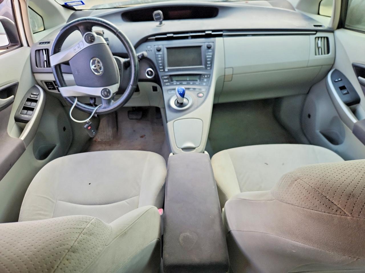 2011 Toyota Prius Three Белый vin: JTDKN3DU1B5324475