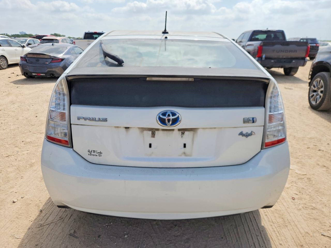 2011 Toyota Prius Three Белый vin: JTDKN3DU1B5324475